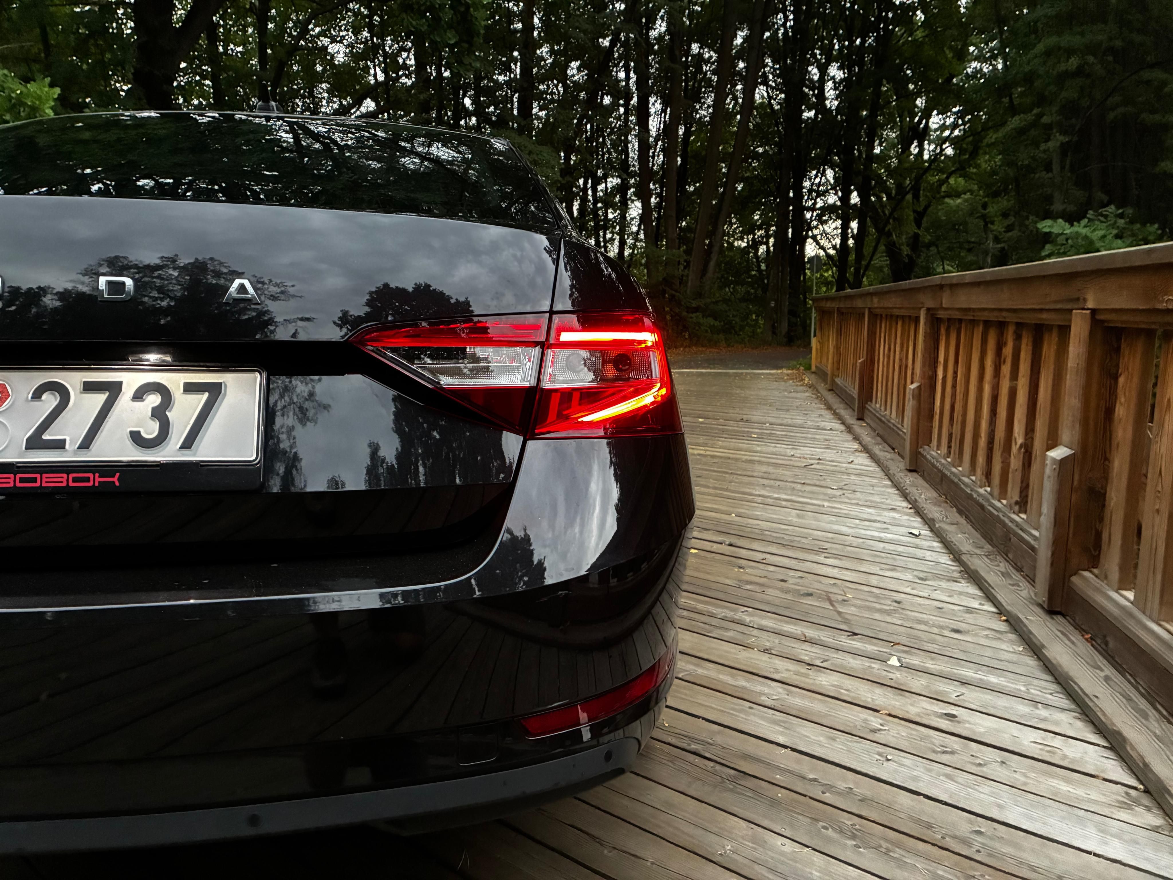 Škoda Superb, PERFEKTNÍ STAV - fotka 4