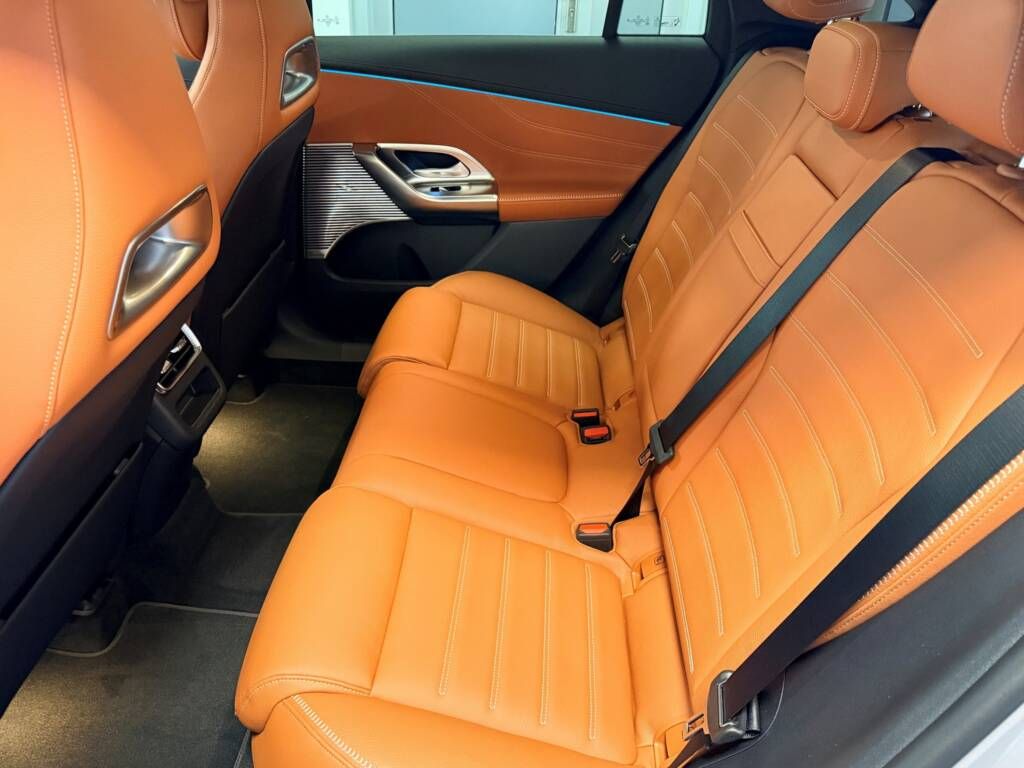 Mercedes-Benz GLC, 400 4MATIC s technologií EQ - fotka 3