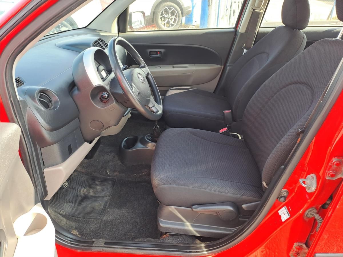 Daihatsu Sirion, 1,0 i - fotka 5