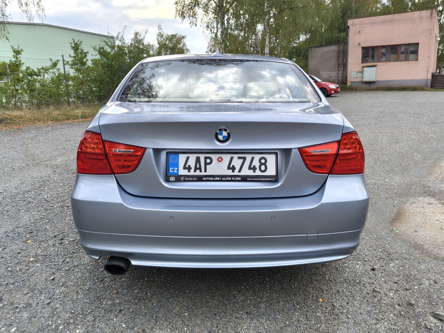 BMW Řada 3, E90 318i 100kW Facelift - fotka 6