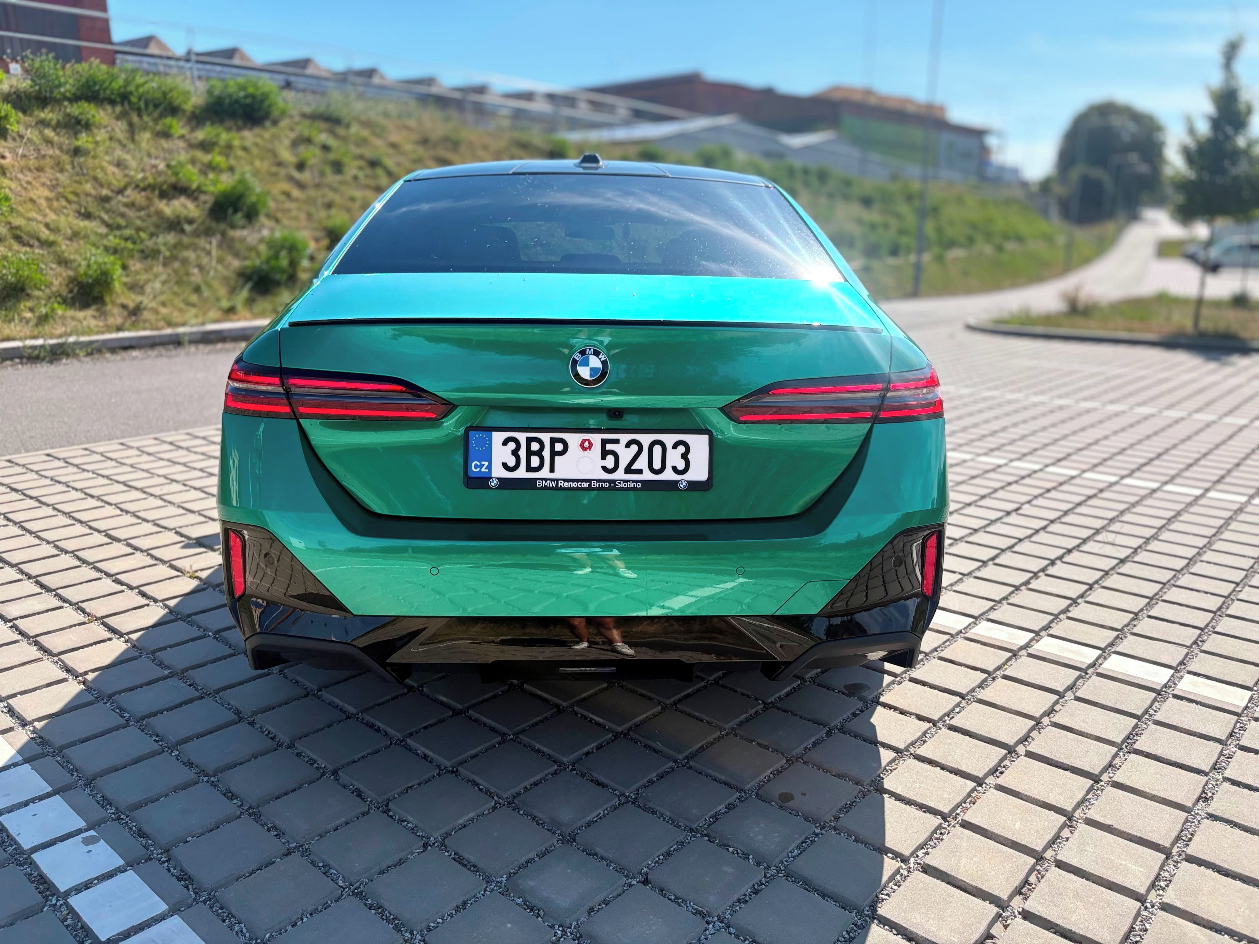 BMW Řada 5, BMW 540d xDrive - fotka 6