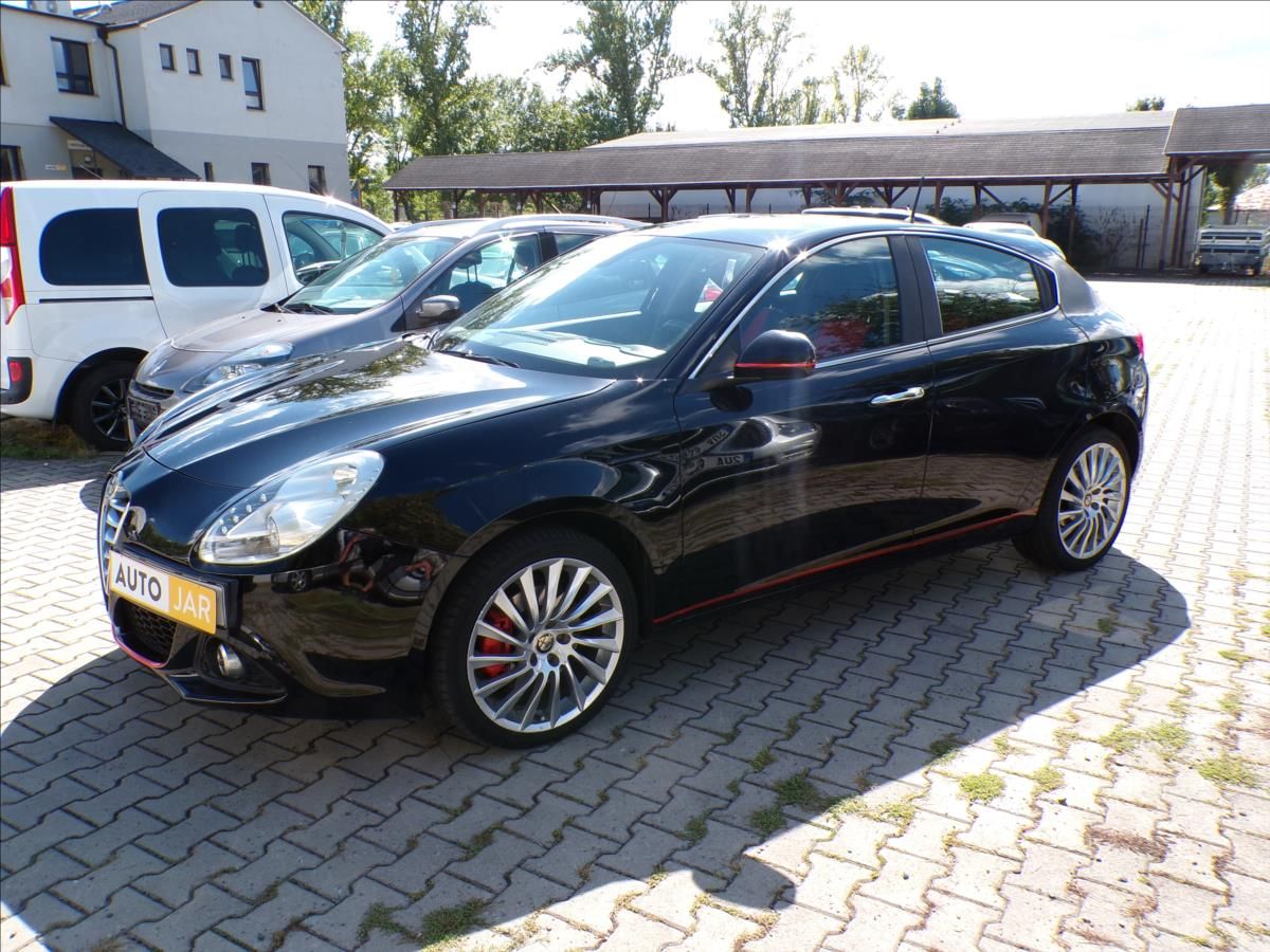 Alfa Romeo Giulietta, 1,4 Turbo 145 kW  AUTOMAT - fotka 3