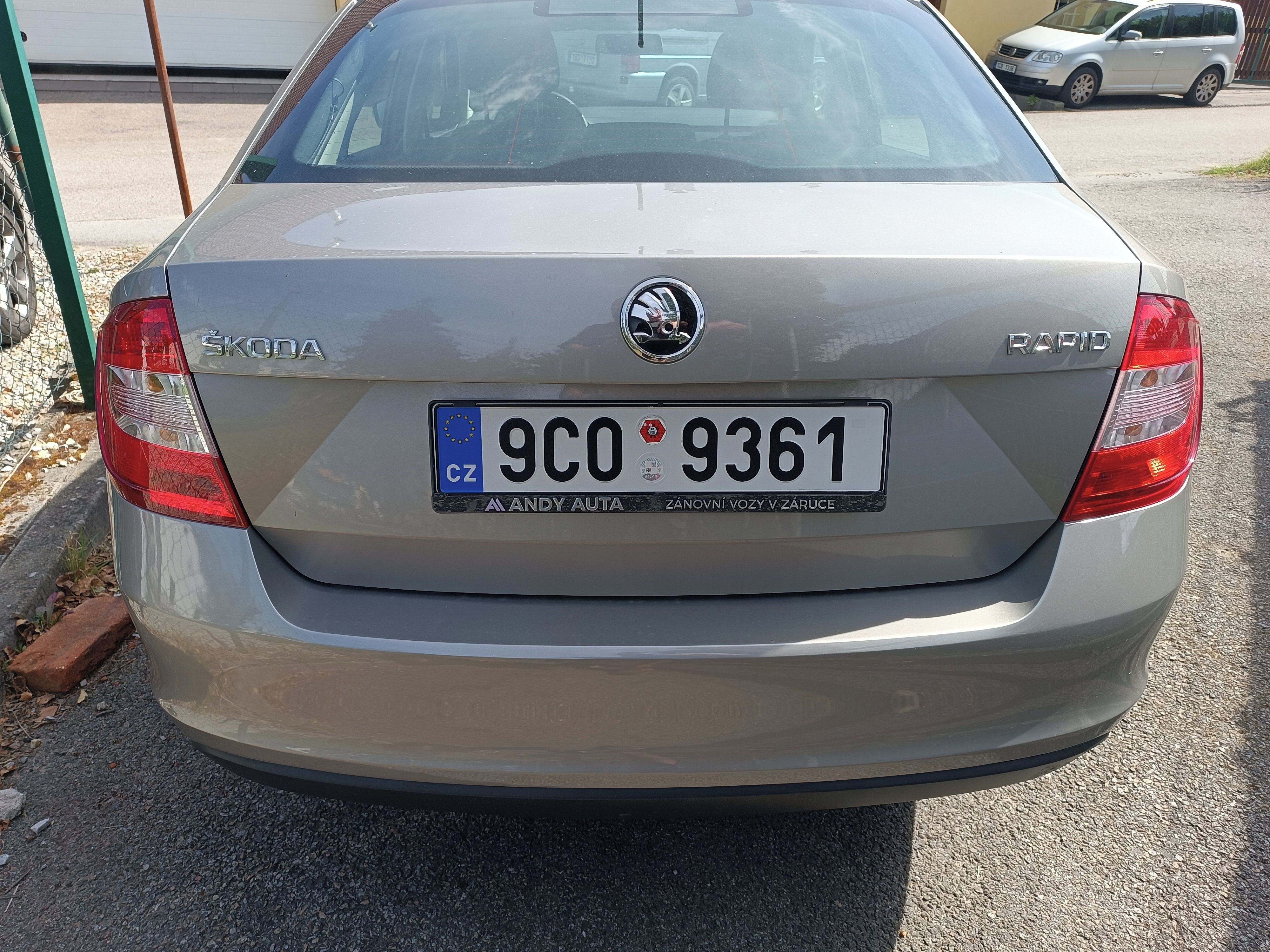 Škoda Rapid - fotka 3
