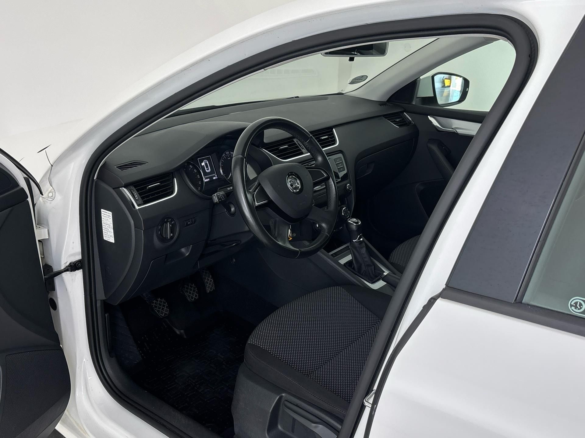 Škoda Octavia, 1.6 TDI / 77 kW Ambition - fotka 6