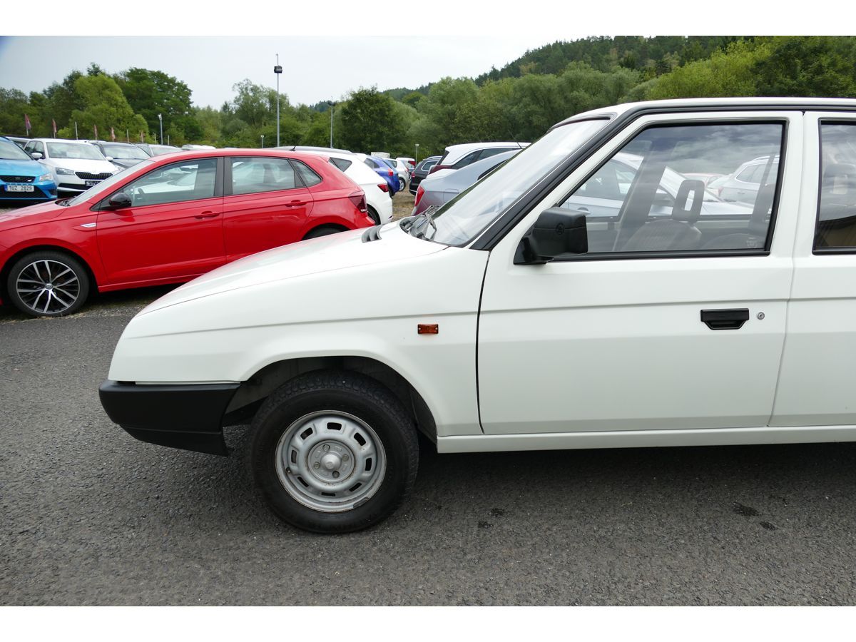 Škoda Favorit, 1,3 43KW ORIGINÁL STAV - fotka 5