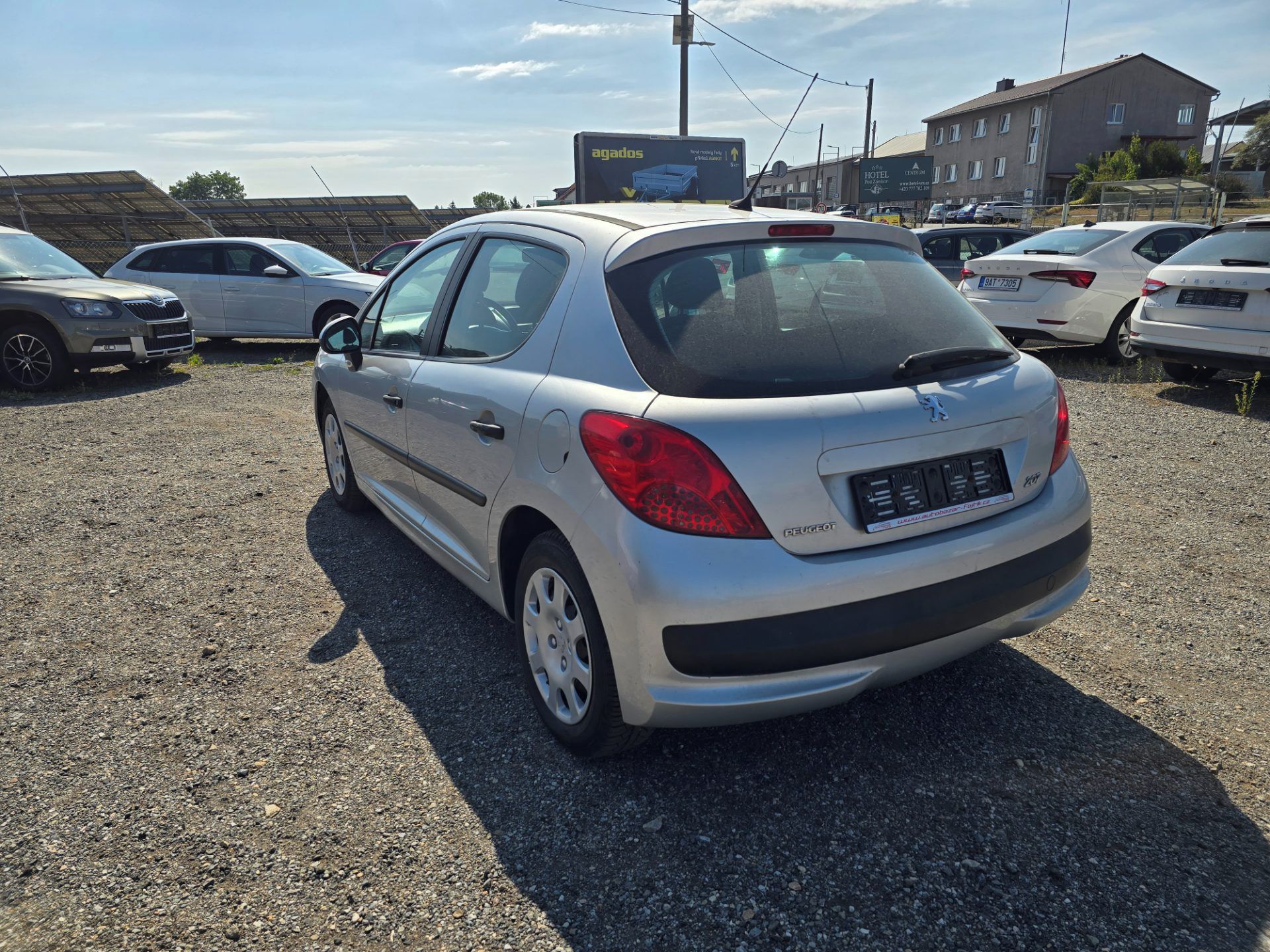 Peugeot 207, 1.4 54KW XR klima,2 sady kol,n - fotka 5