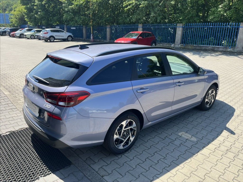 Hyundai i30, 1,5 i CVVT  GO Czech! - fotka 6