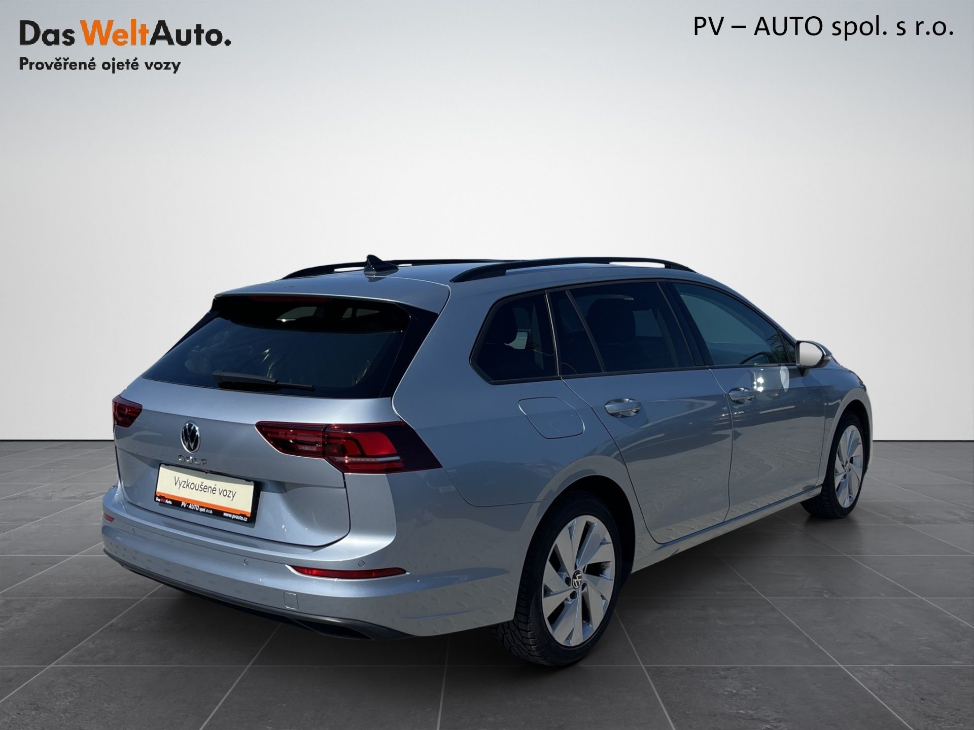 Volkswagen Golf Variant, 1,5 eTSI 85 kW Life - fotka 2