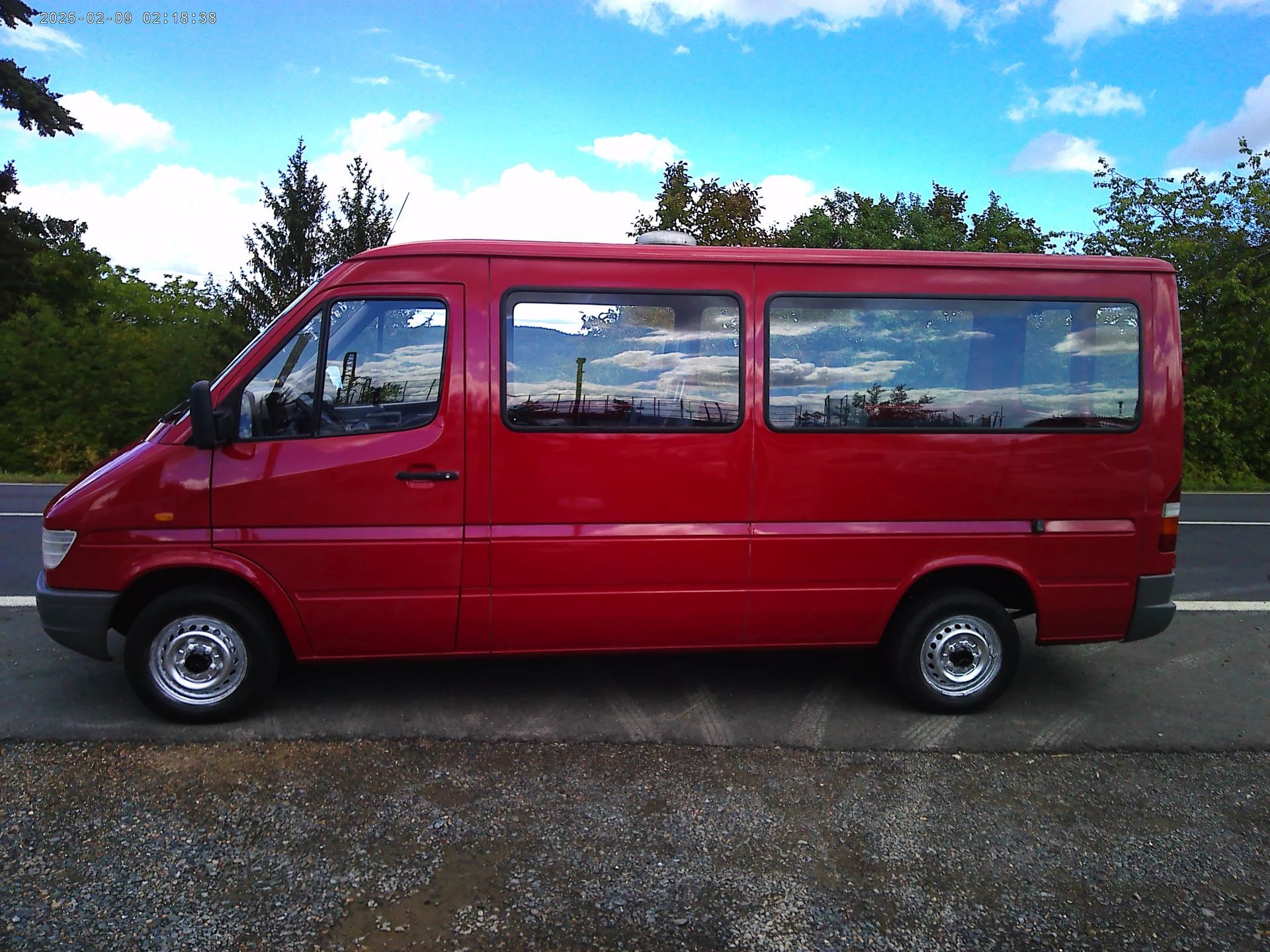 Mercedes-Benz Sprinter, 208D, 58 kW, 9 míst, nová STK - fotka 2