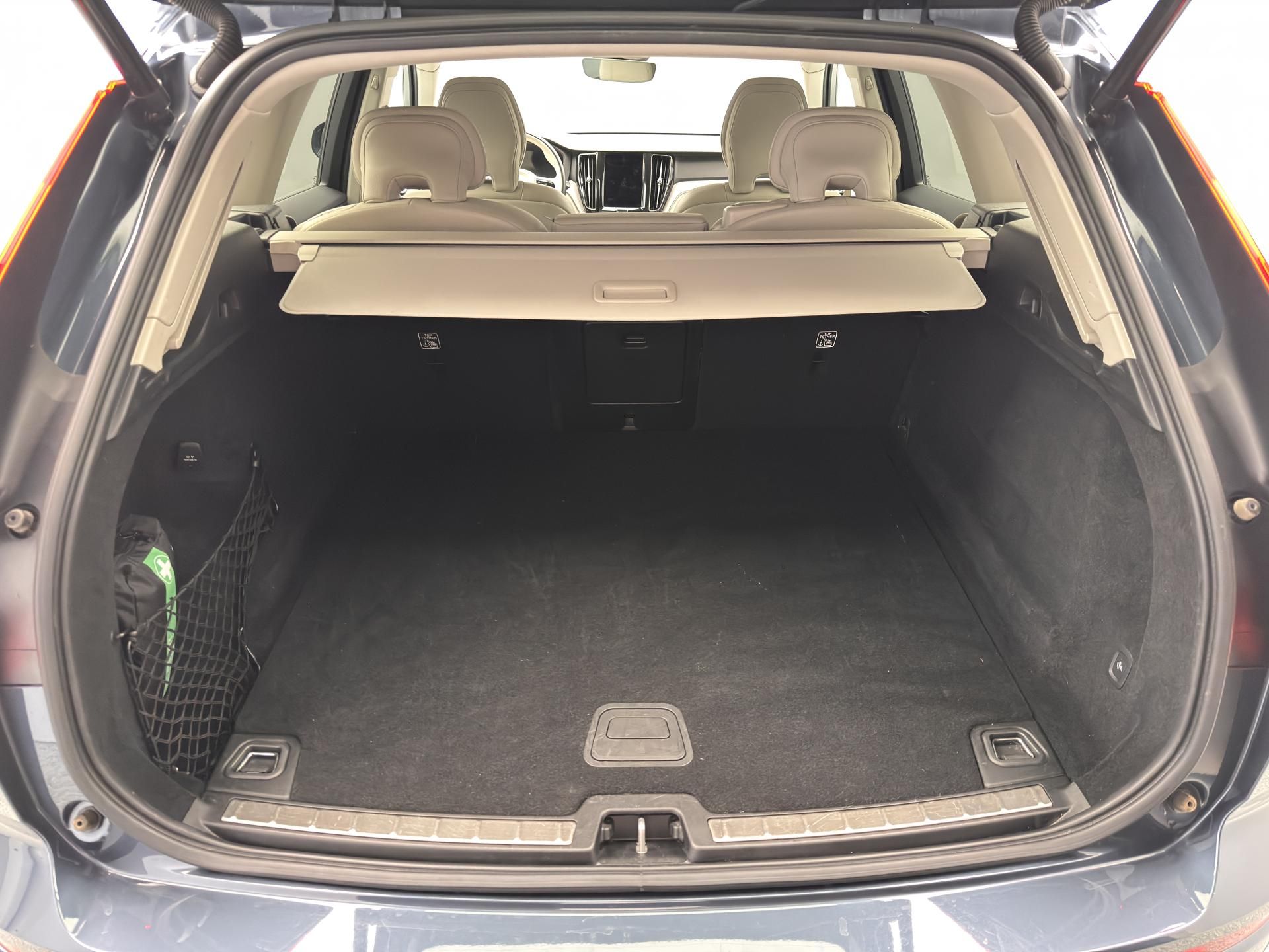 Volvo XC60, B4 AWD BRIGHT PLUS CZ 1.maj - fotka 5