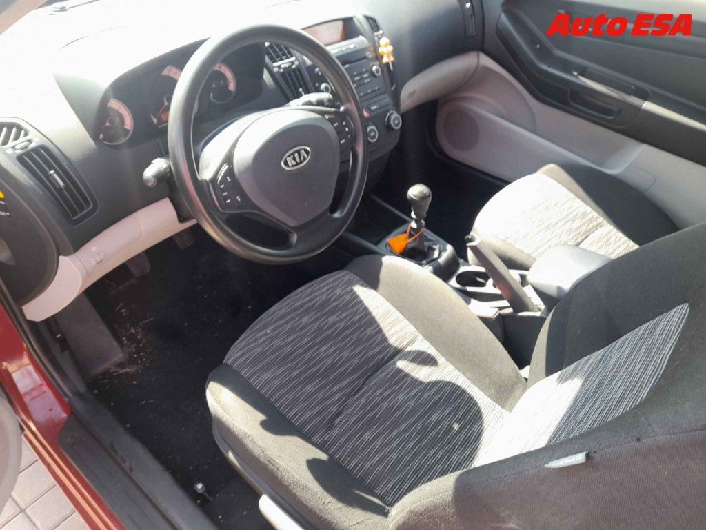 Kia Cee´d, 1.4,ČR - fotka 3
