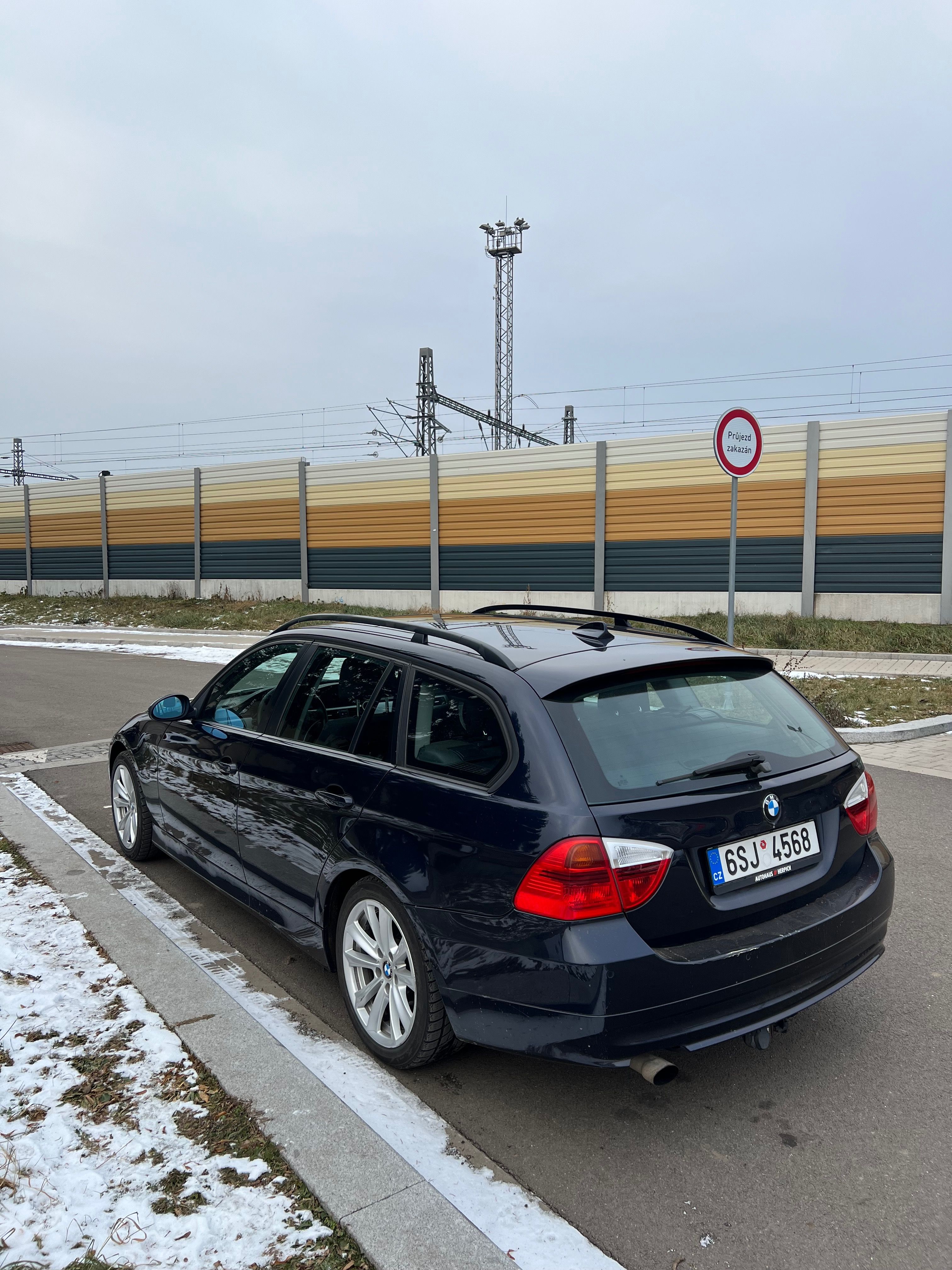 BMW Řada 3, BMW E91 318i - fotka 5