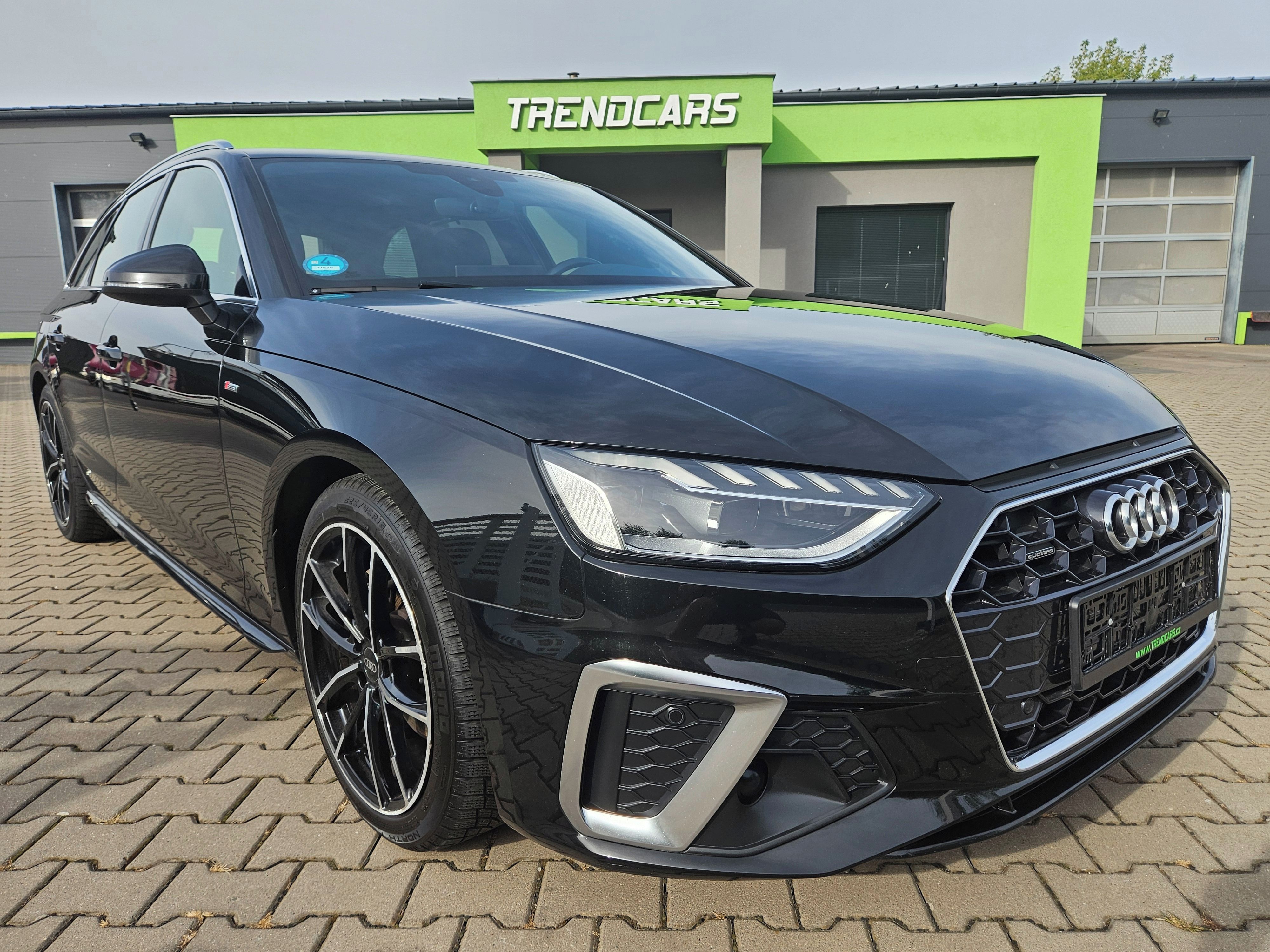 Audi A4, 40TDi Quattro 140KW S-LINE DPH - fotka 2
