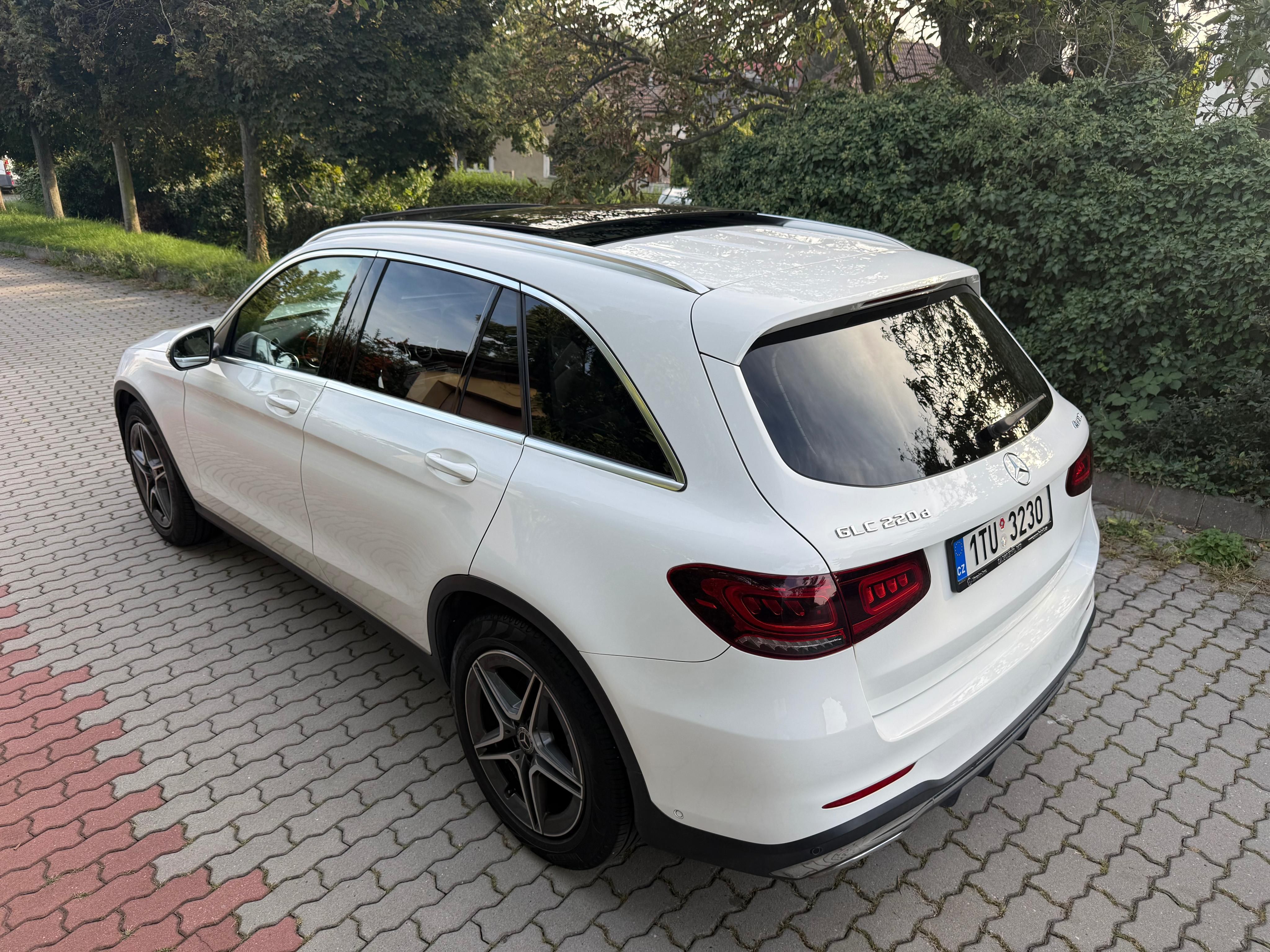 Mercedes-Benz GLC, 220d 4-MATIC,AMG,JAKO NOVÝ,CZ - fotka 4