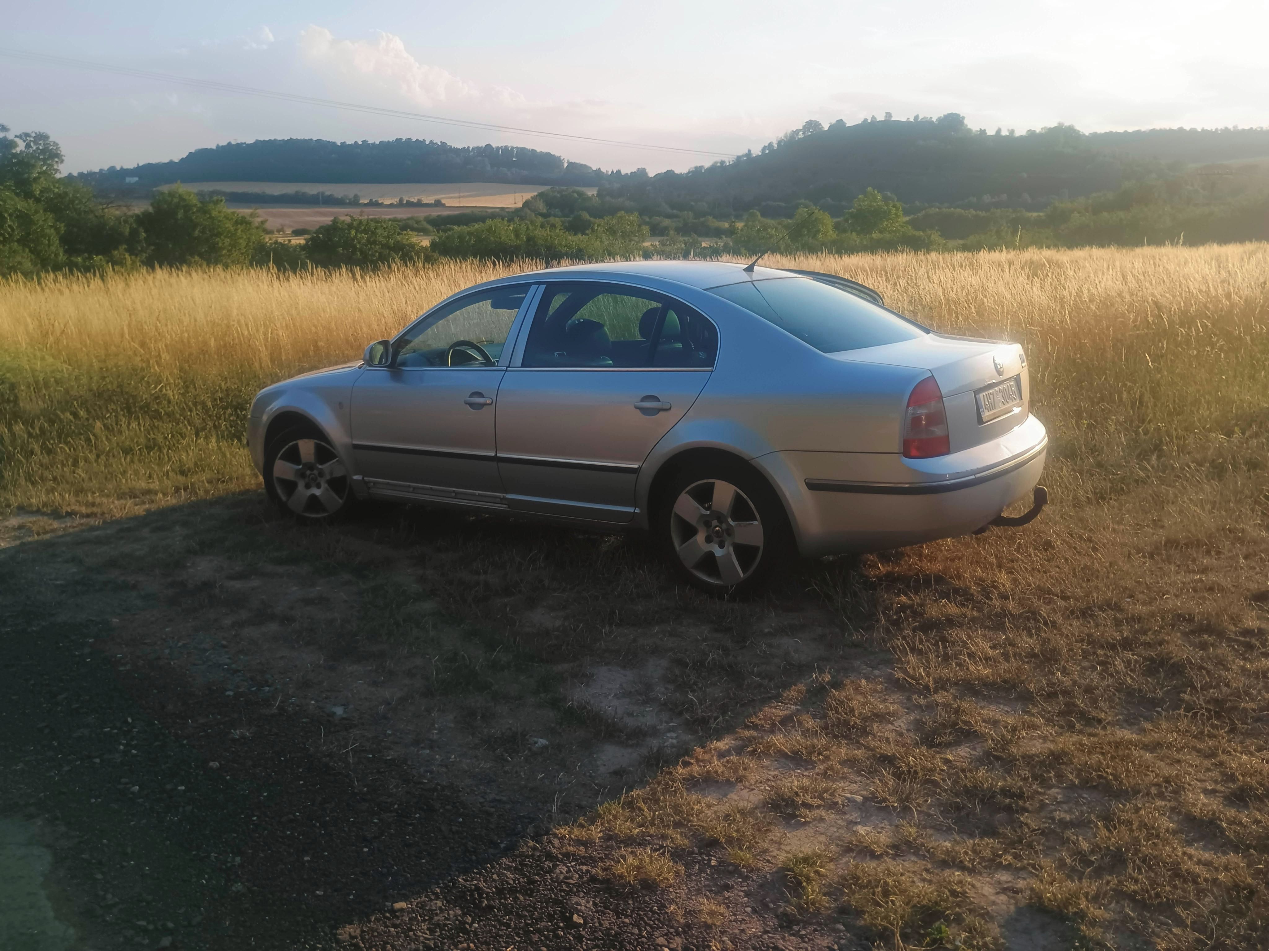 Škoda Superb, Škoda Superb 2.8 V6 142 kW - fotka 4