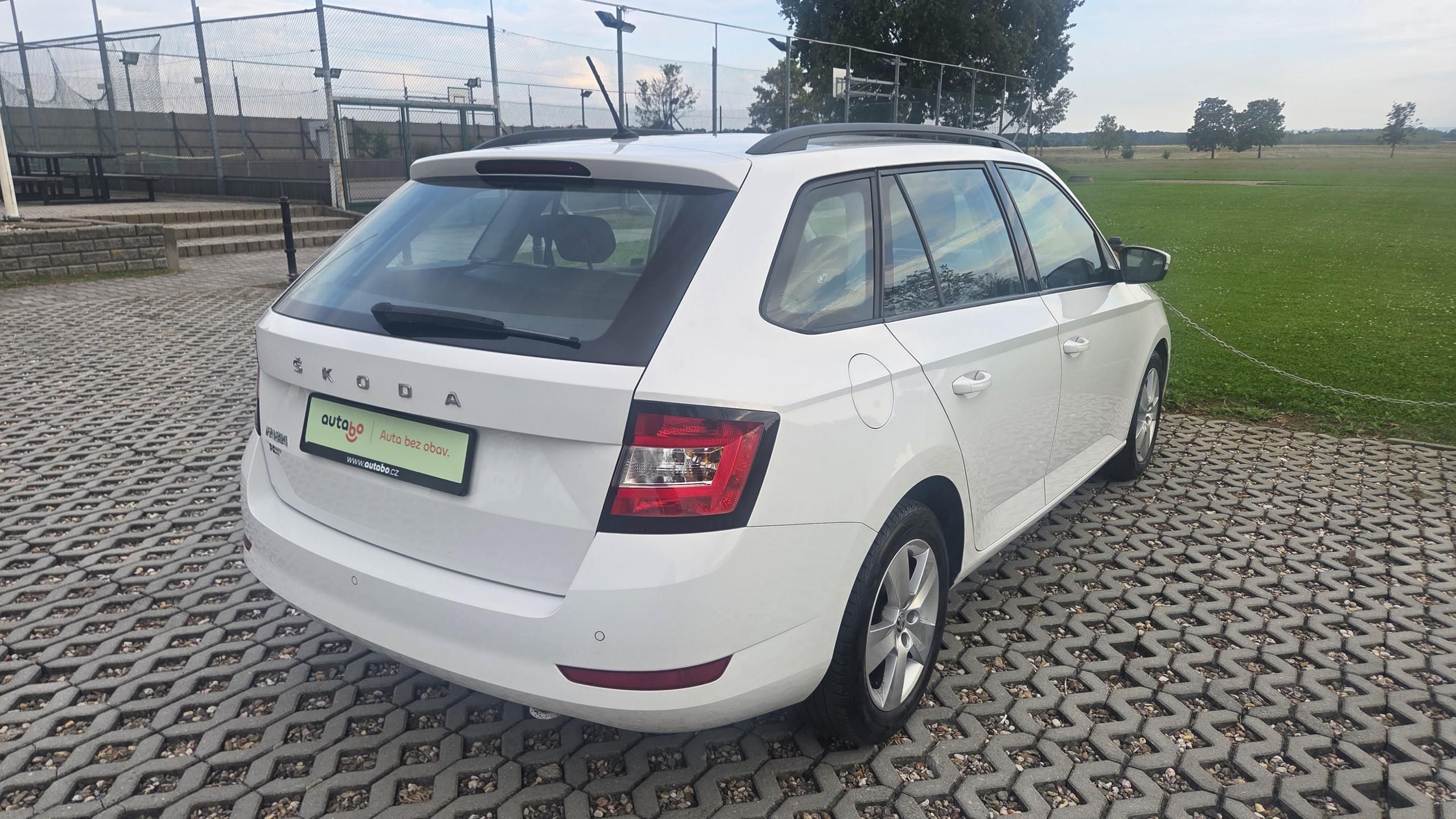 Škoda Fabia, 1.0 TSI 70 kW Ambition CZ DPH - fotka 6