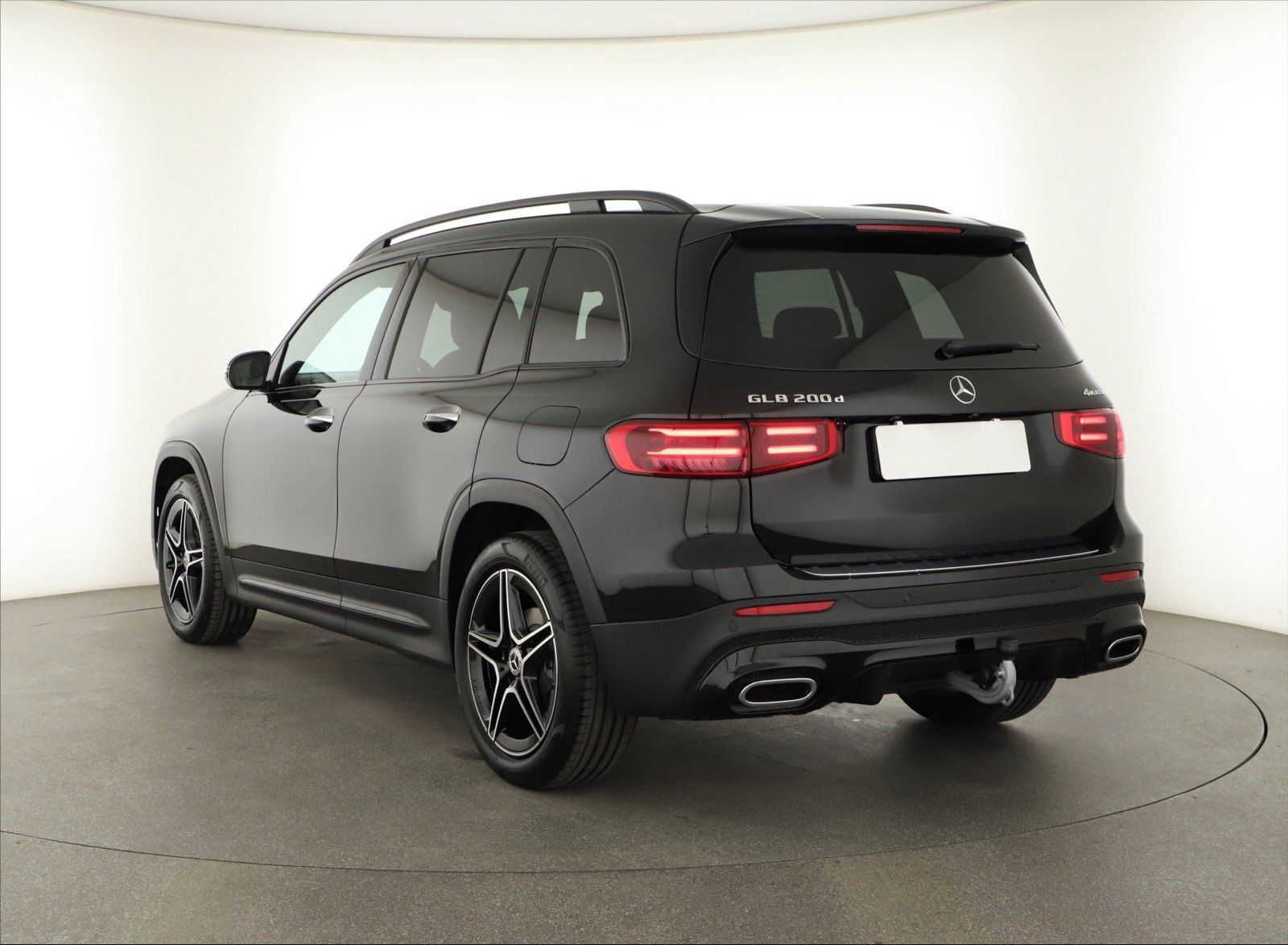 Mercedes-Benz GLB, GLB 200 d 4MATIC, AMG LINE - fotka 3