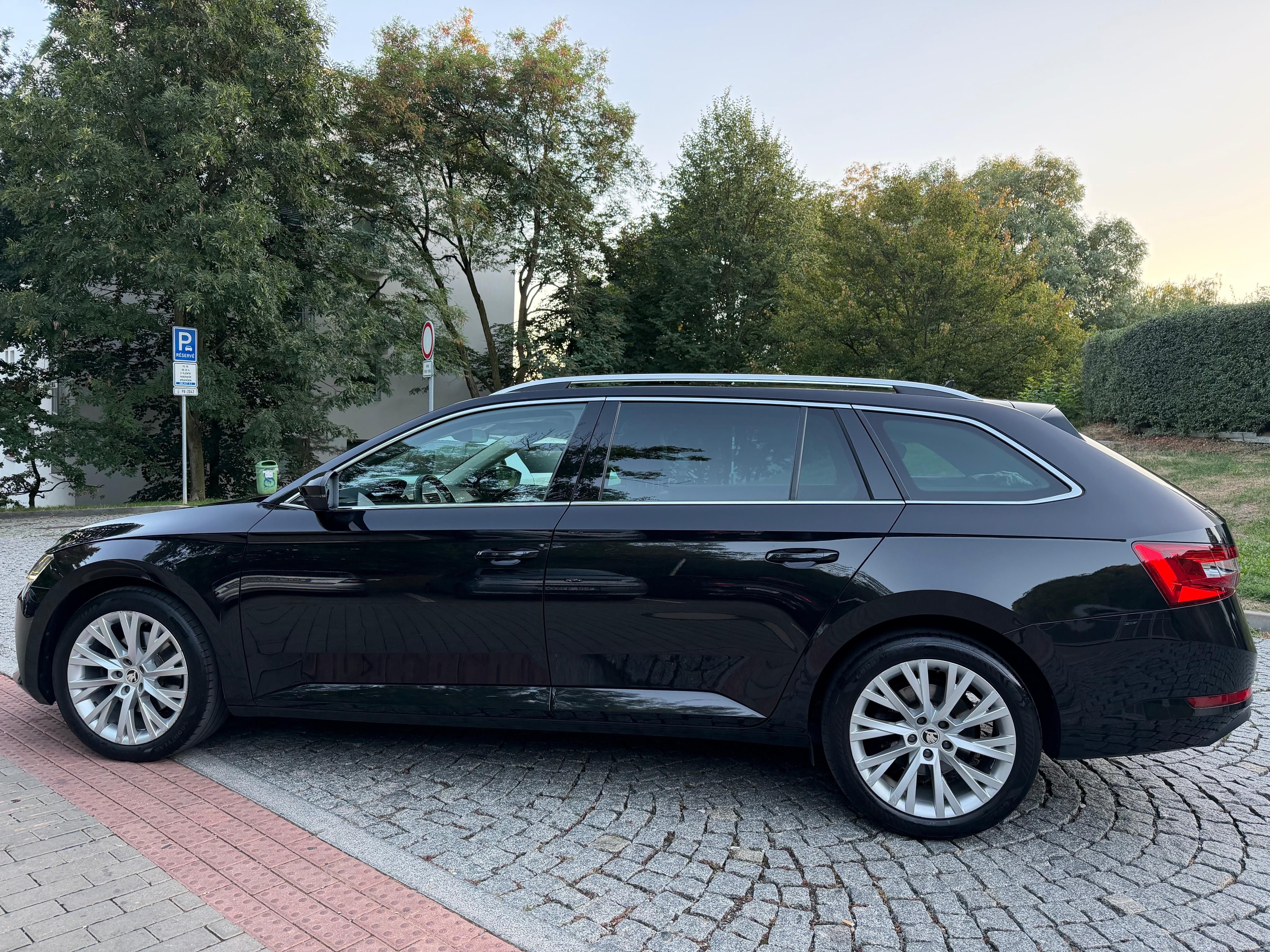 Škoda Superb, DSG STYLE perfektní stav - fotka 3