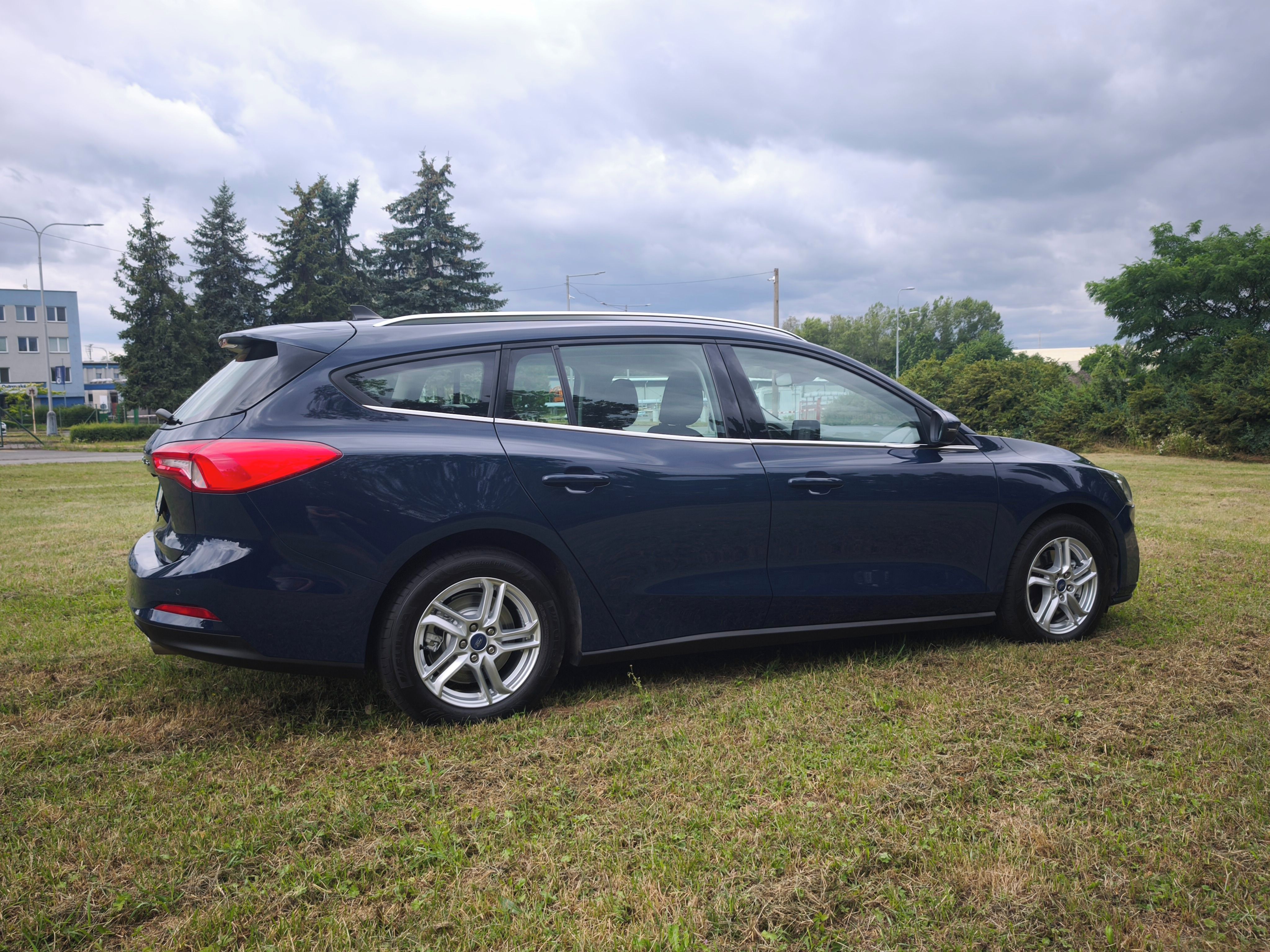 Ford Focus, kombi 1.5 TDCi 88K,ČR,2021 - fotka 4