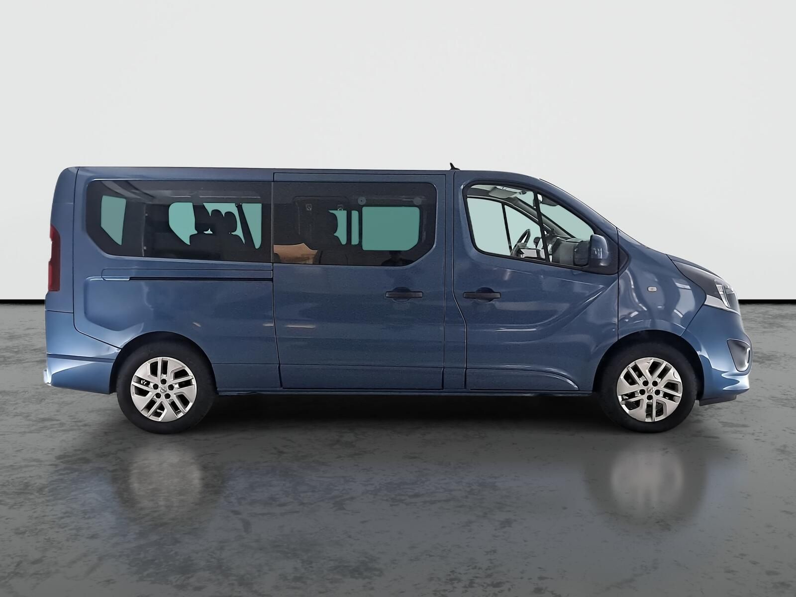Opel Vivaro, 1.6 BiCDTI, Combi, 8 míst - fotka 6