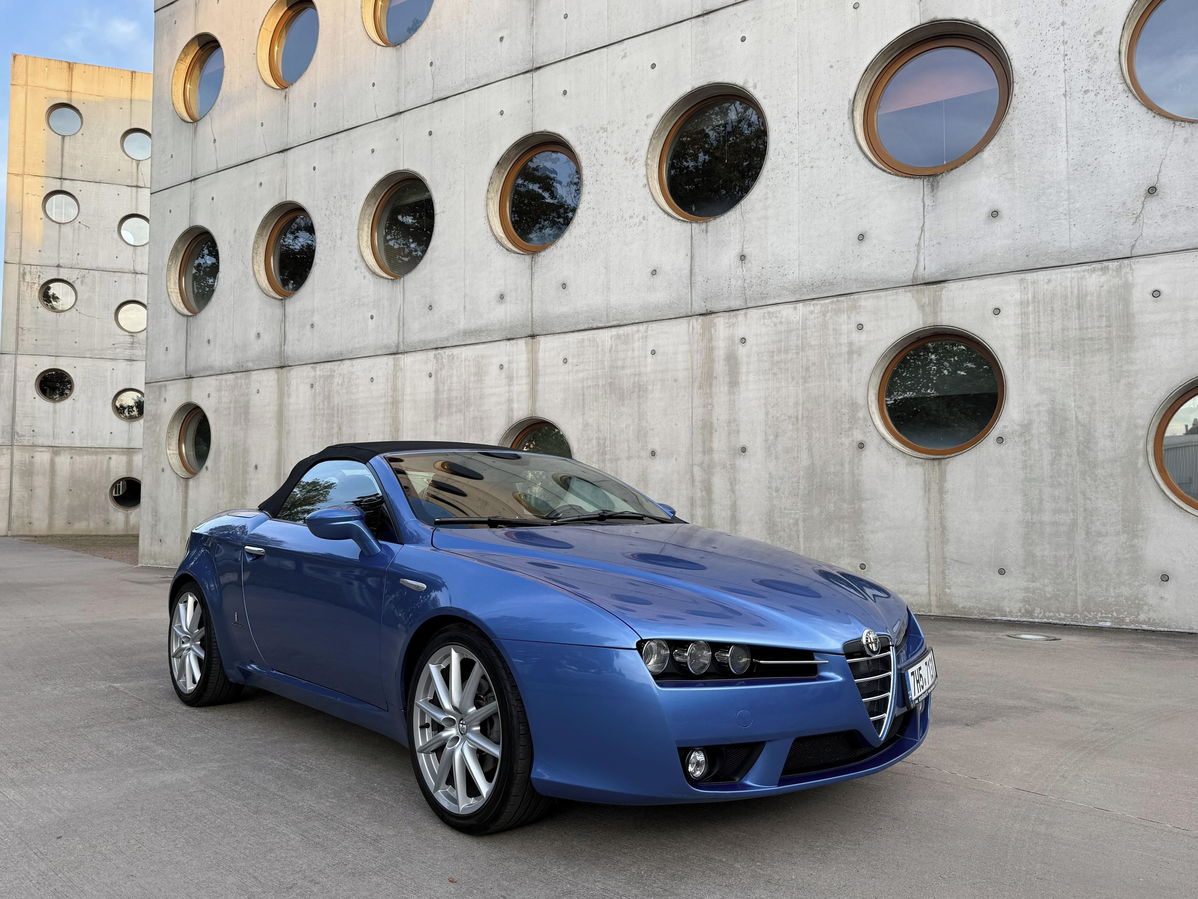 Alfa Romeo Spider, 2.2JTS