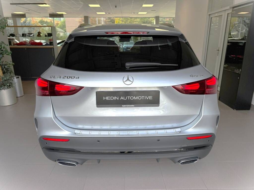 Mercedes-Benz GLA, 200 d 4M - fotka 4