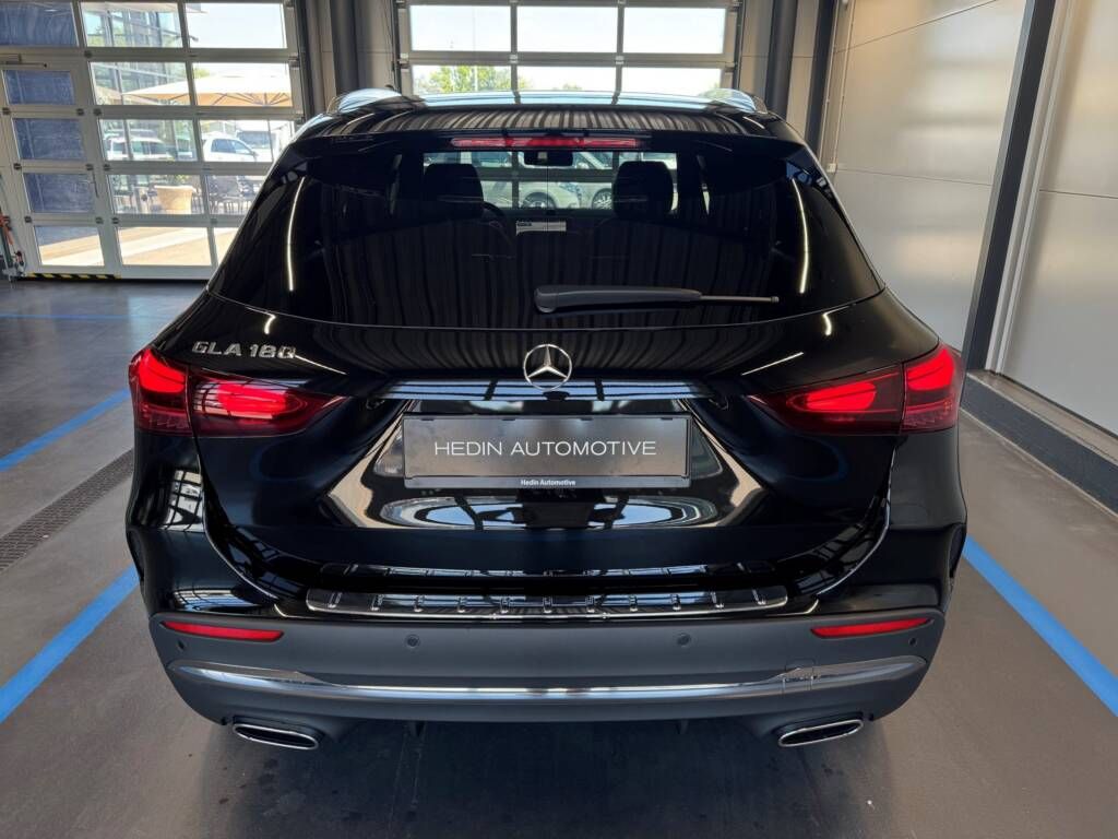 Mercedes-Benz GLA, 180 - fotka 4