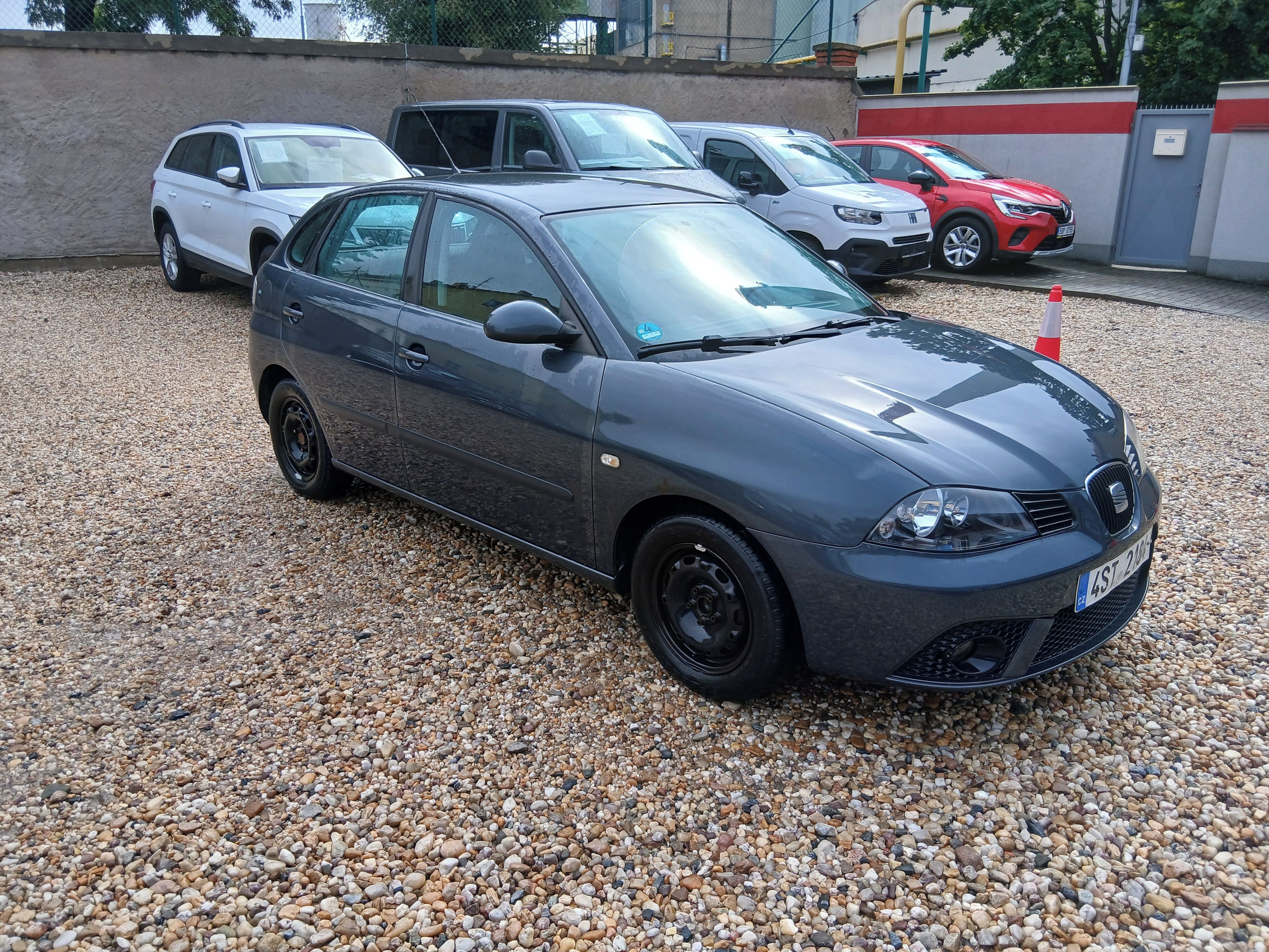 Seat Ibiza, 1.2i 12V 51KW Klima+ Zim.kola - fotka 3