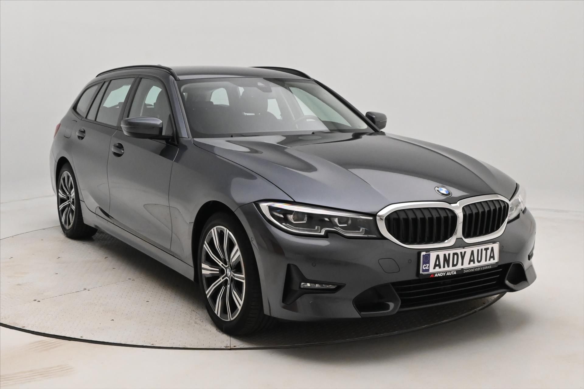 BMW Řada 3, 2,0 320d 140 kW STEPTRONIC Zár - fotka 3
