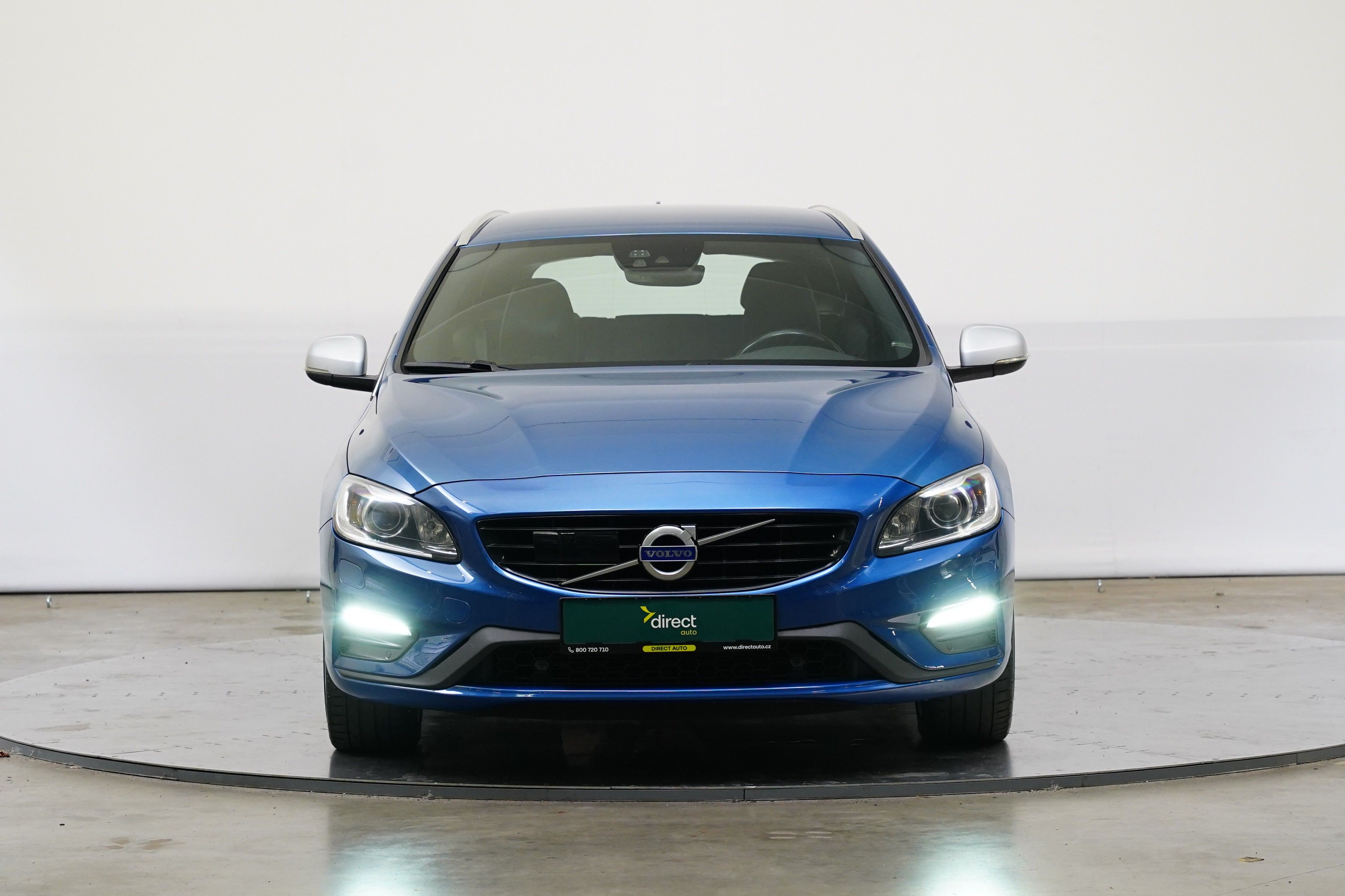 Volvo V60, 2.0 T6 AWD 225 kW R-Desing - fotka 4