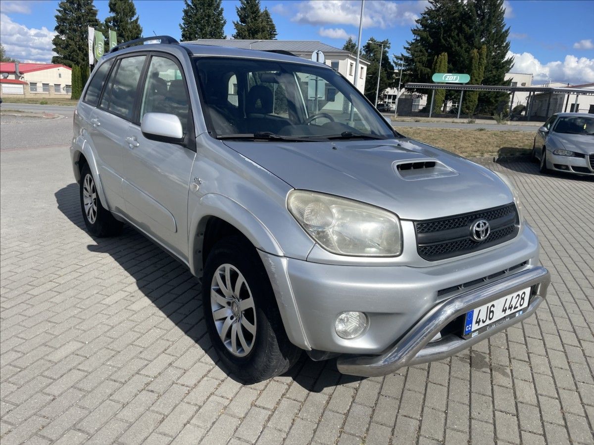 Toyota Rav4, 2,0 D-4D 85kw Klima 4x4 po STK - fotka 6