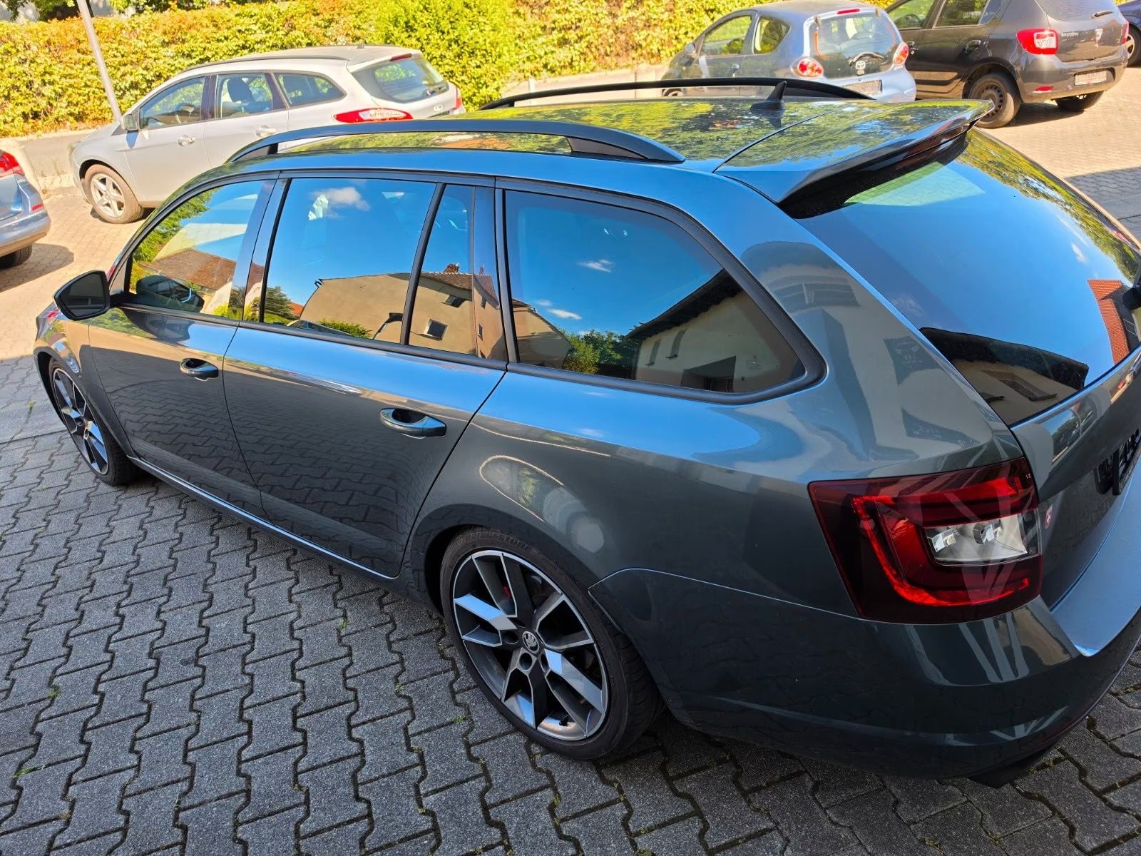 Škoda Octavia, 2.0TDI-RS-4X4-DSG-PERFEKT.STAV - fotka 2