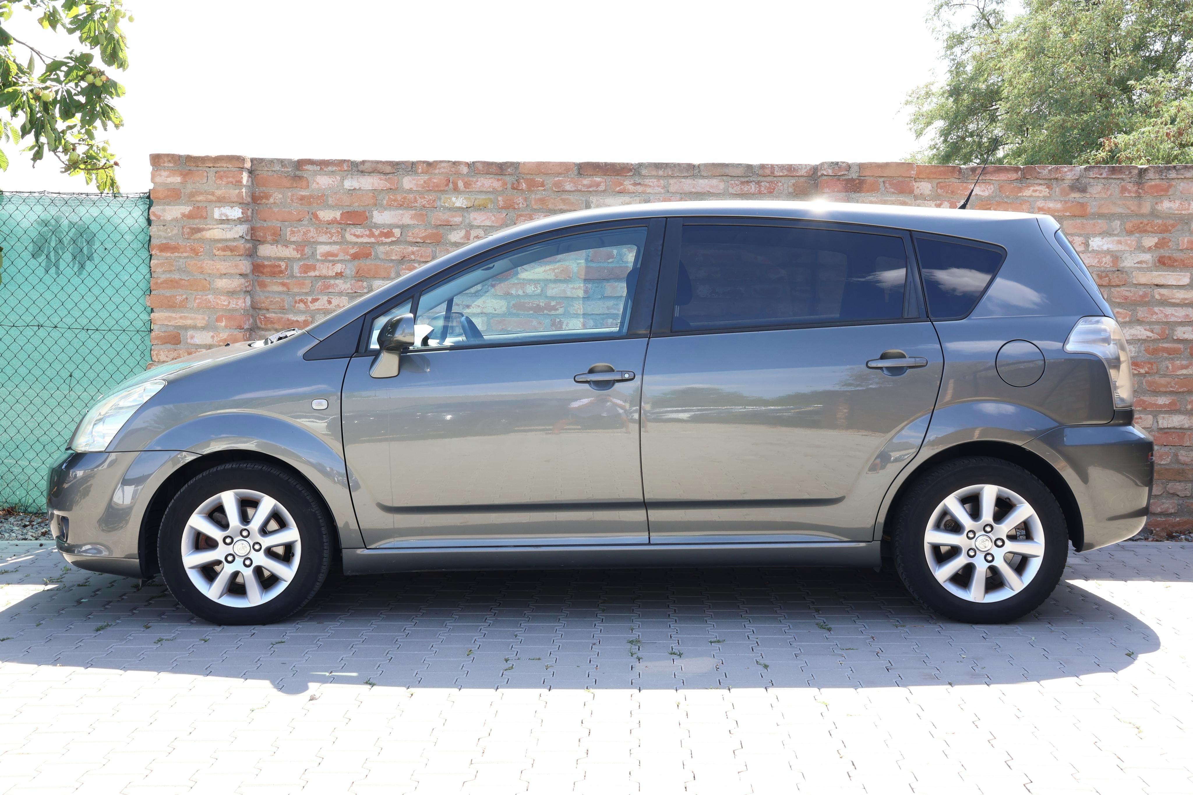 Toyota Corolla, Toyota Corolla Verso 2.0 D-4D - fotka 2