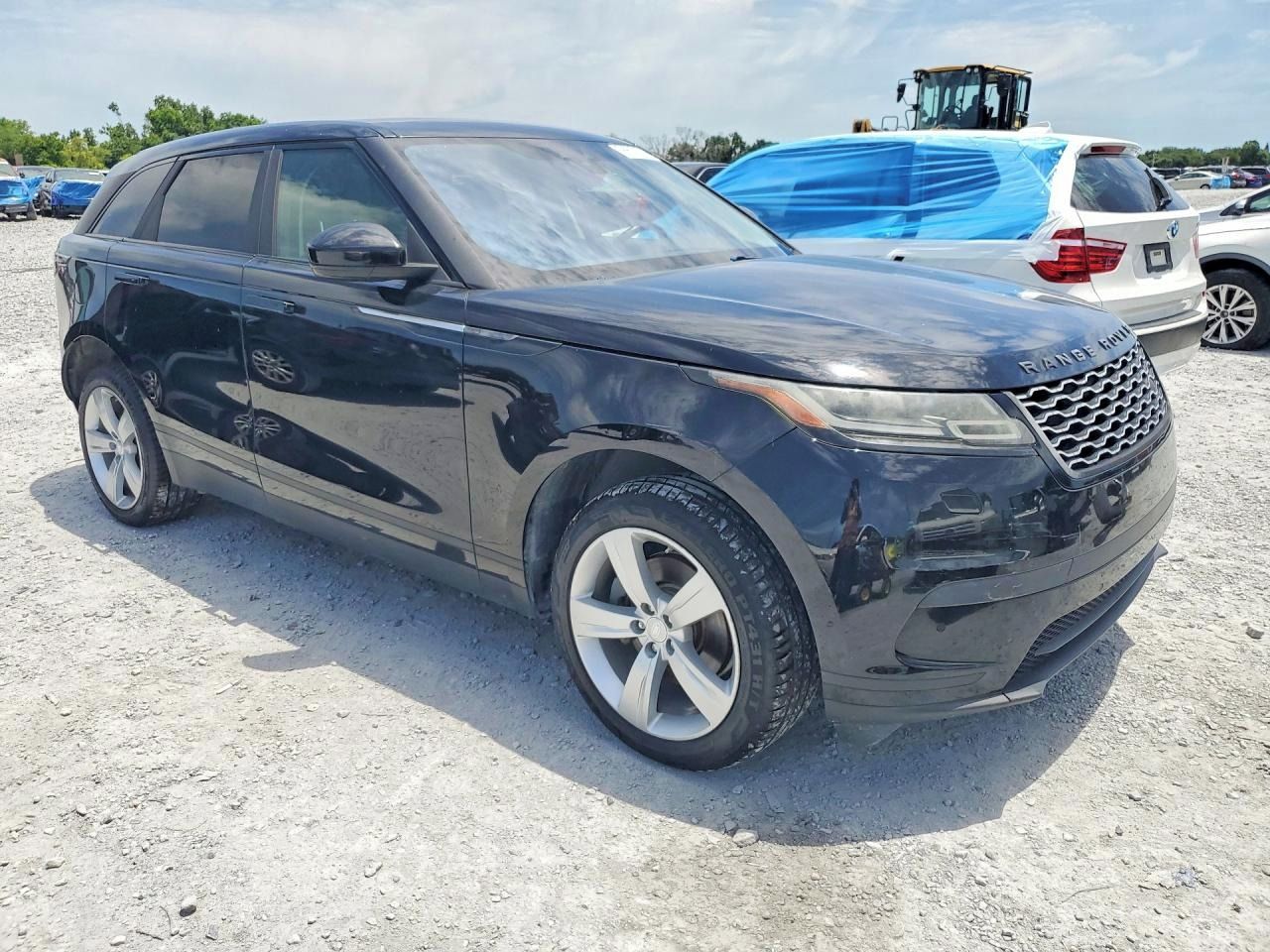 Land Rover Range Rover Velar, Auto na cestě - fotka 2