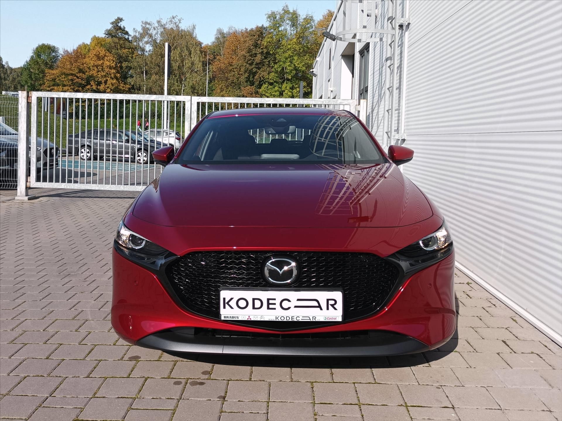 Mazda 3, 2,5 Centre-Line G140k 6MAN  HB - fotka 2