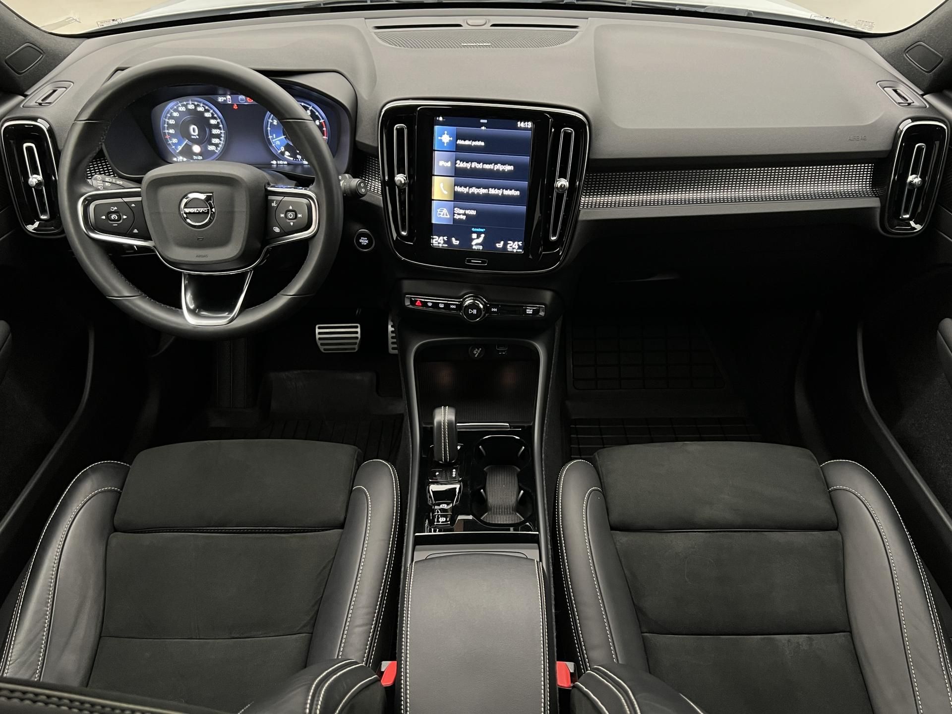 Volvo XC40, B4 AWD R-DESIGN 1. maj. - fotka 2