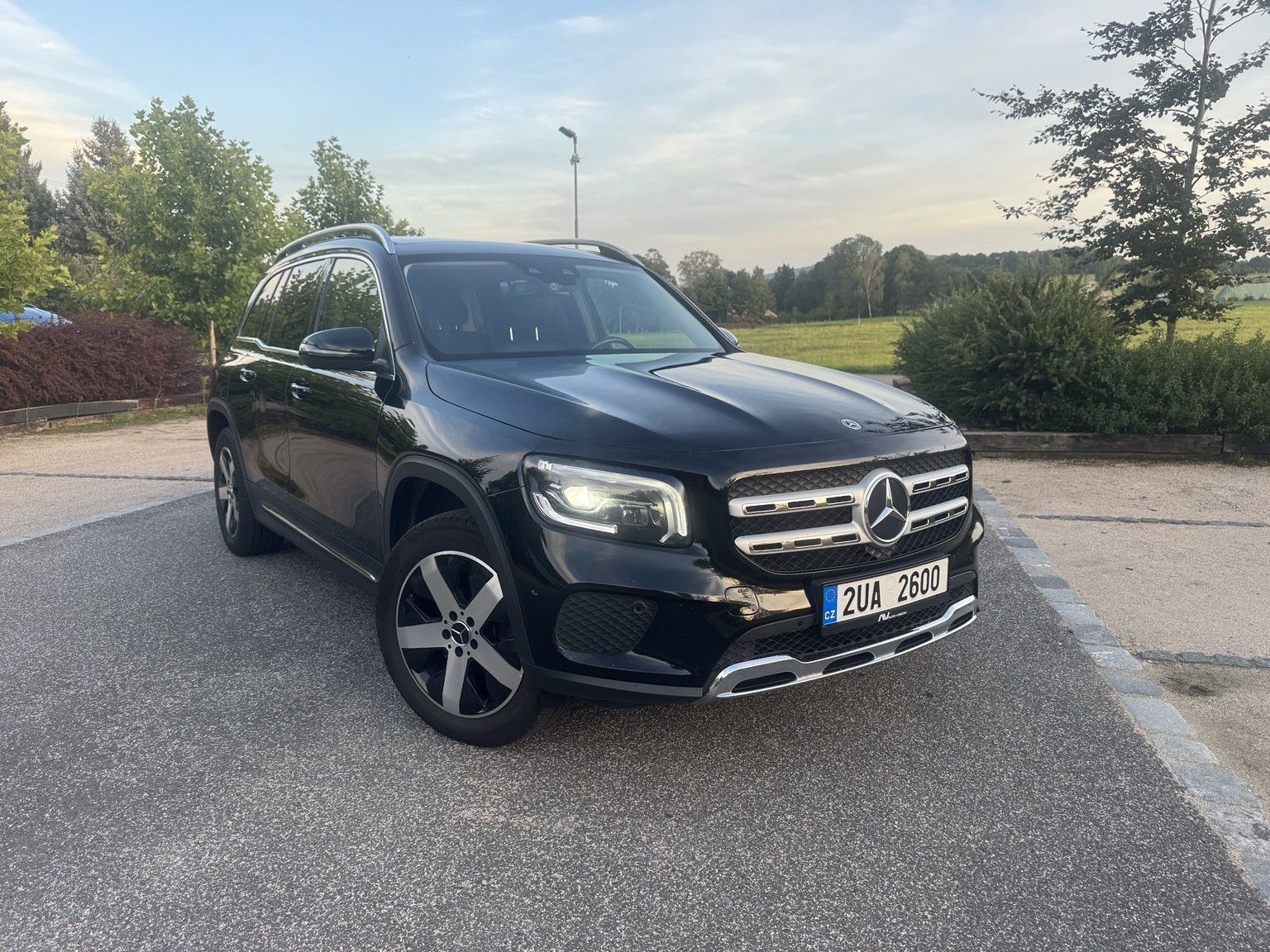 Mercedes-Benz GLB, 200 d 4 MATIC - Servisováno