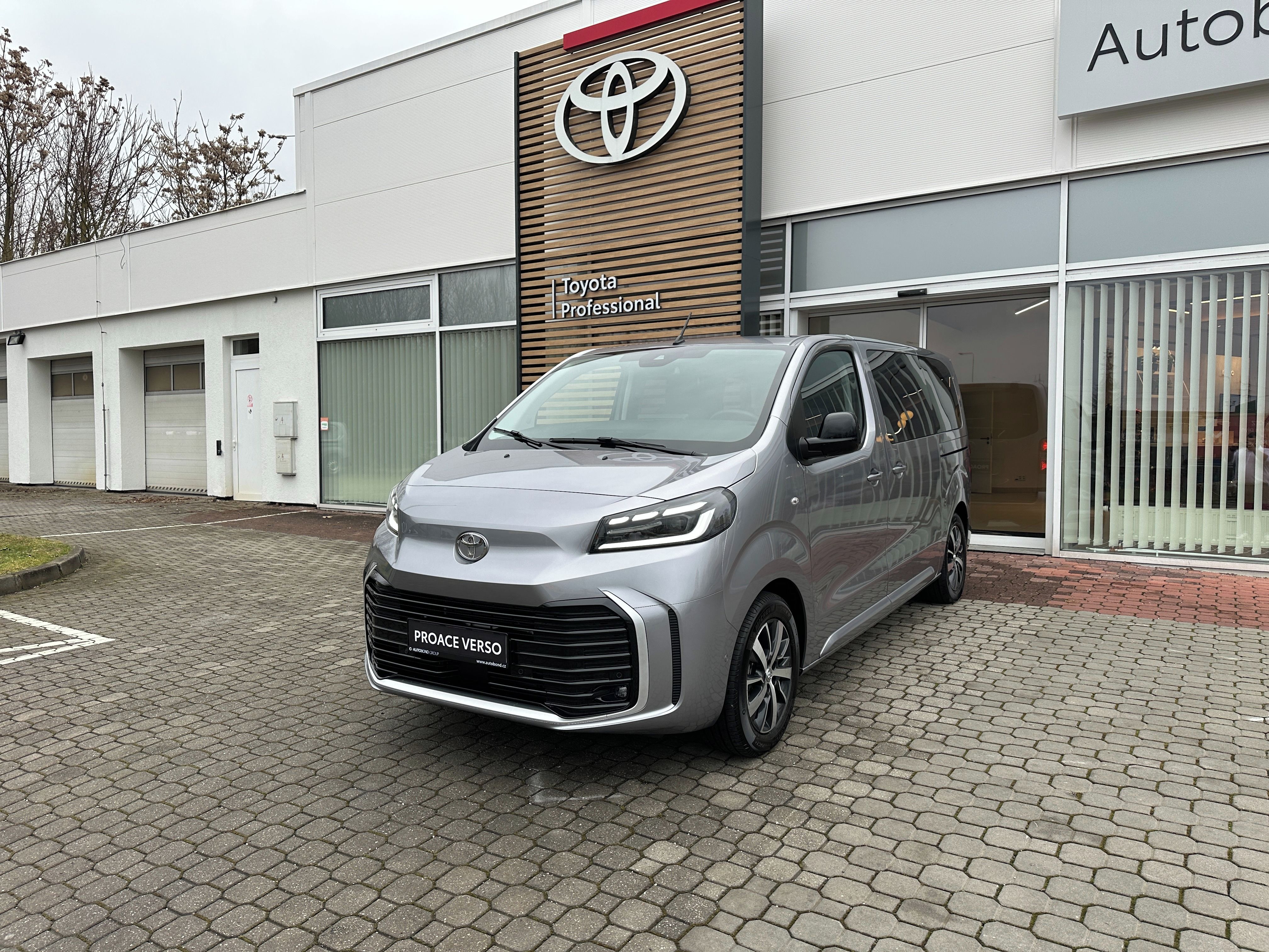 Toyota Proace Verso, 2.0D 8AT Family 8S L1 - fotka 2