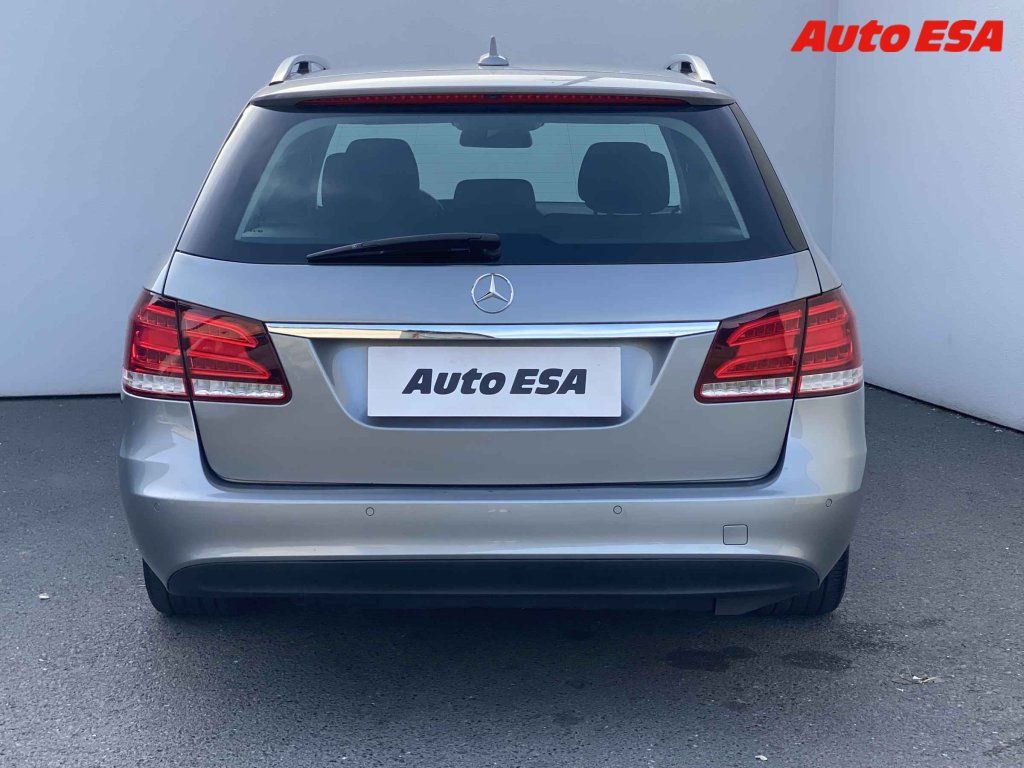 Mercedes-Benz Třídy E, 2.1 D E200,Avantgarde,AT - fotka 5