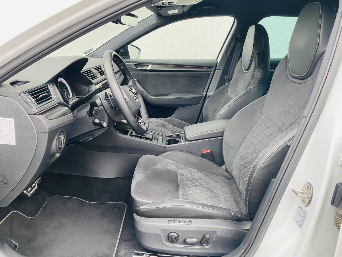Škoda Superb, Sportline liftback  2,0 TDI/11 - fotka 6