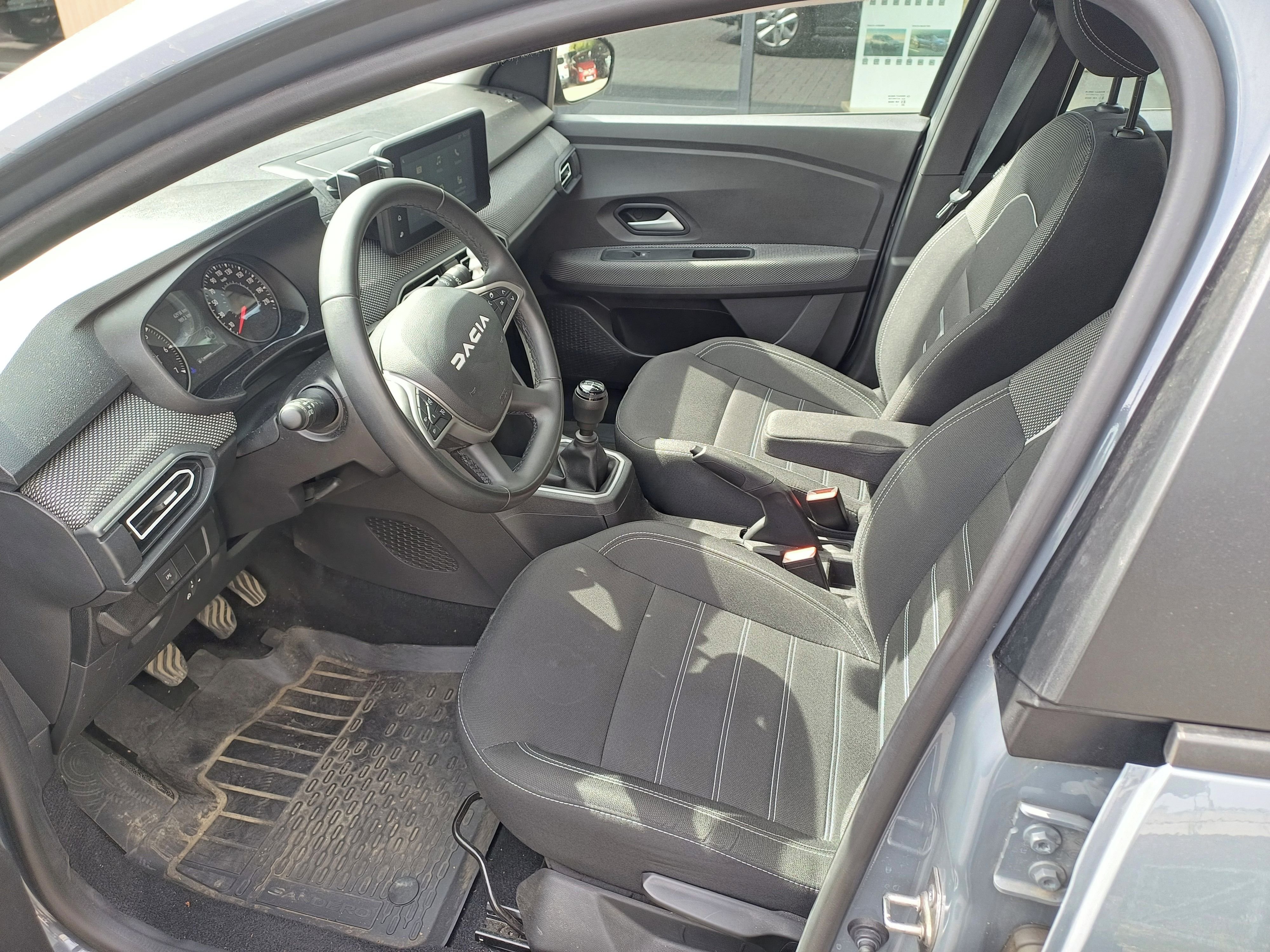Dacia Sandero, 1.0 Expression ECO - G 100 - fotka 6