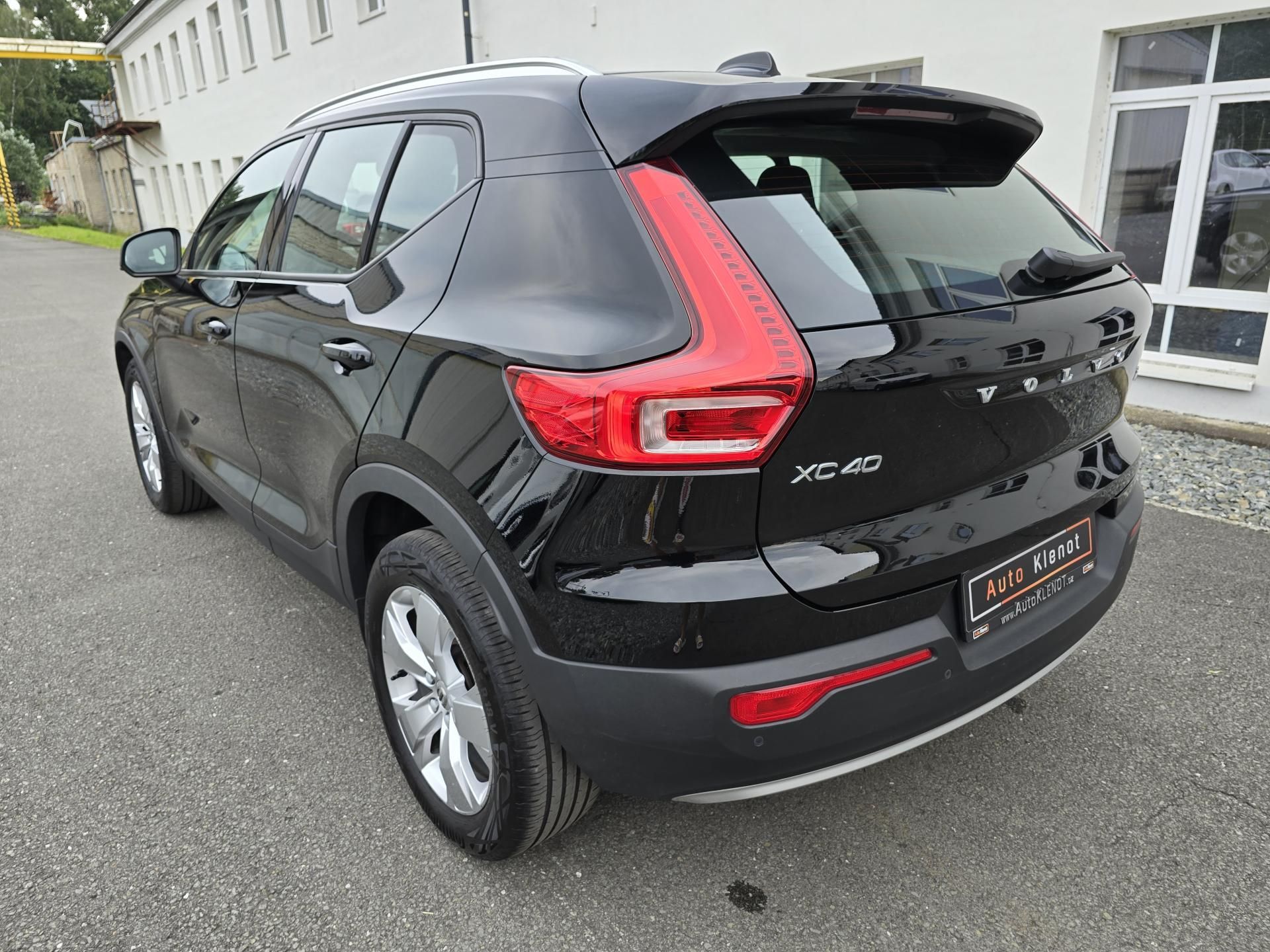 Volvo XC40, 120kW T3 AUTOMAT LED KAMER DPH - fotka 5