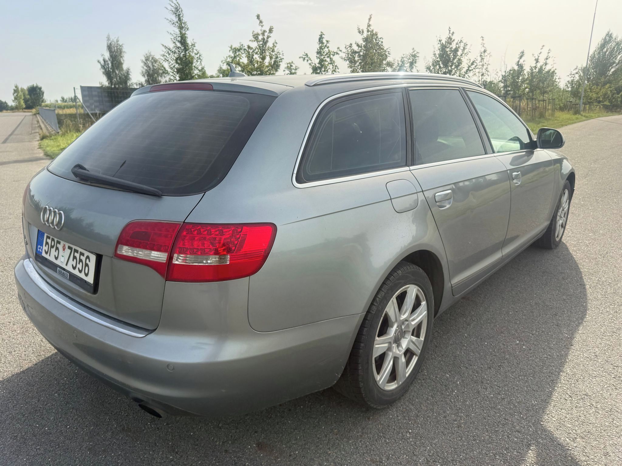 Audi A6, 2,0 TDI 125kW plná výbava po v - fotka 5