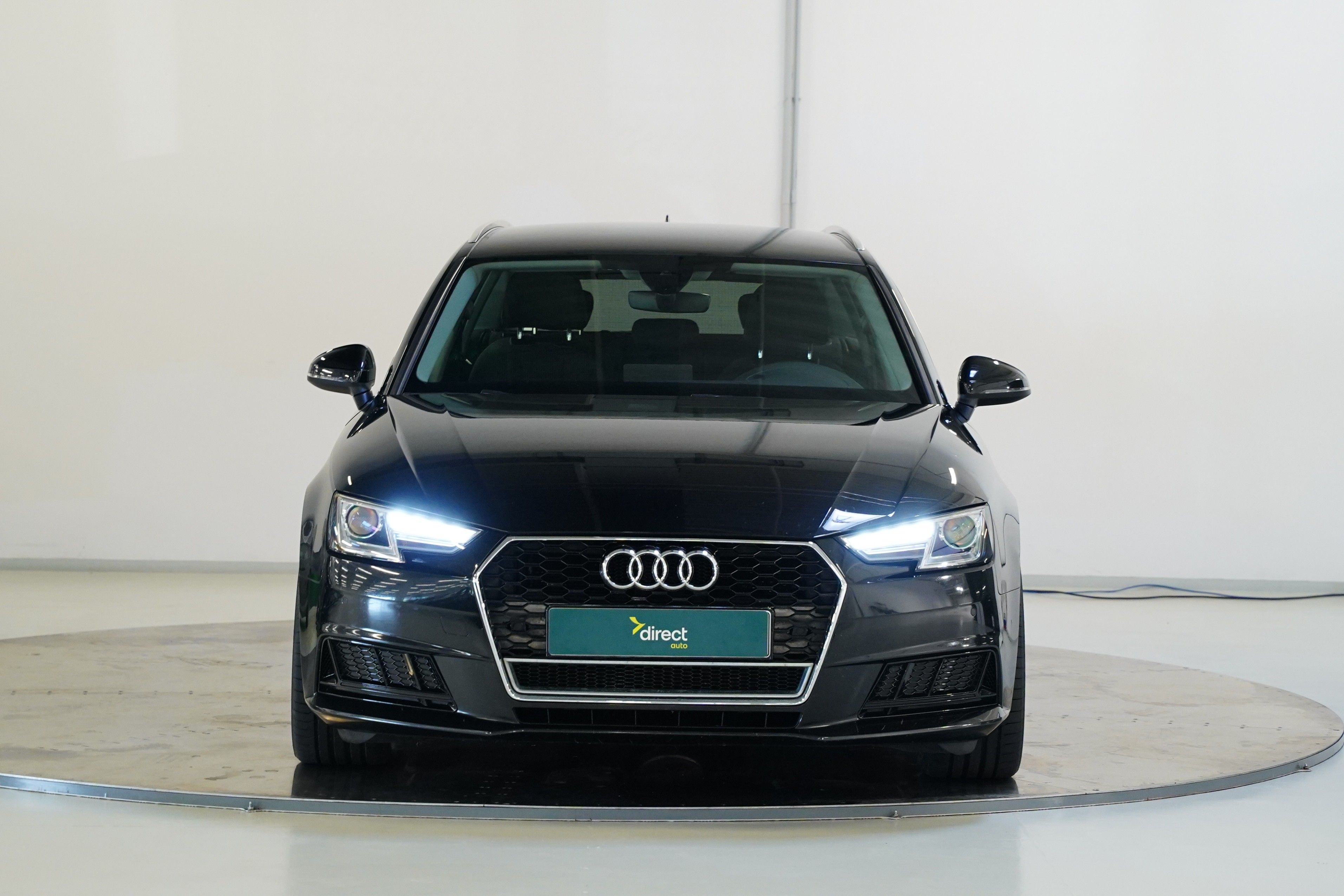 Audi A4, 2.0 TDI 140 kW - fotka 4
