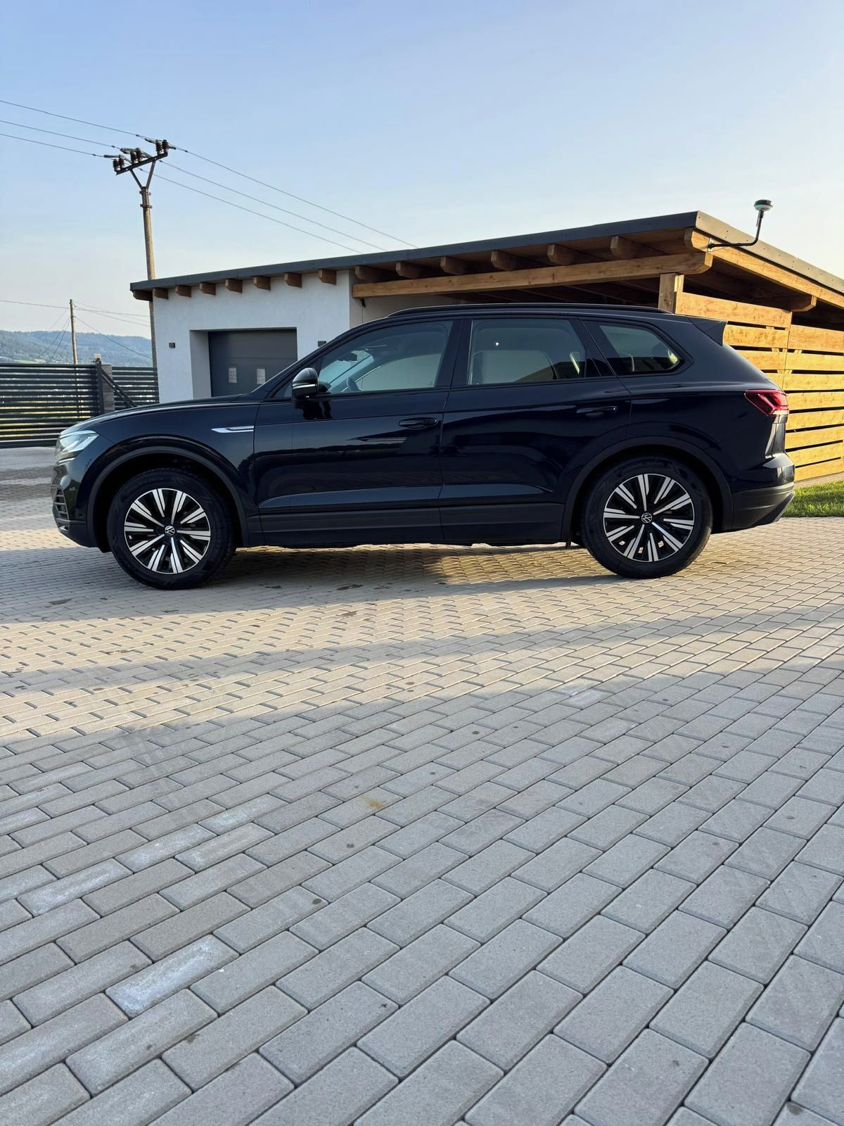 Volkswagen Touareg, vzduch, el.tažné,garážované - fotka 2