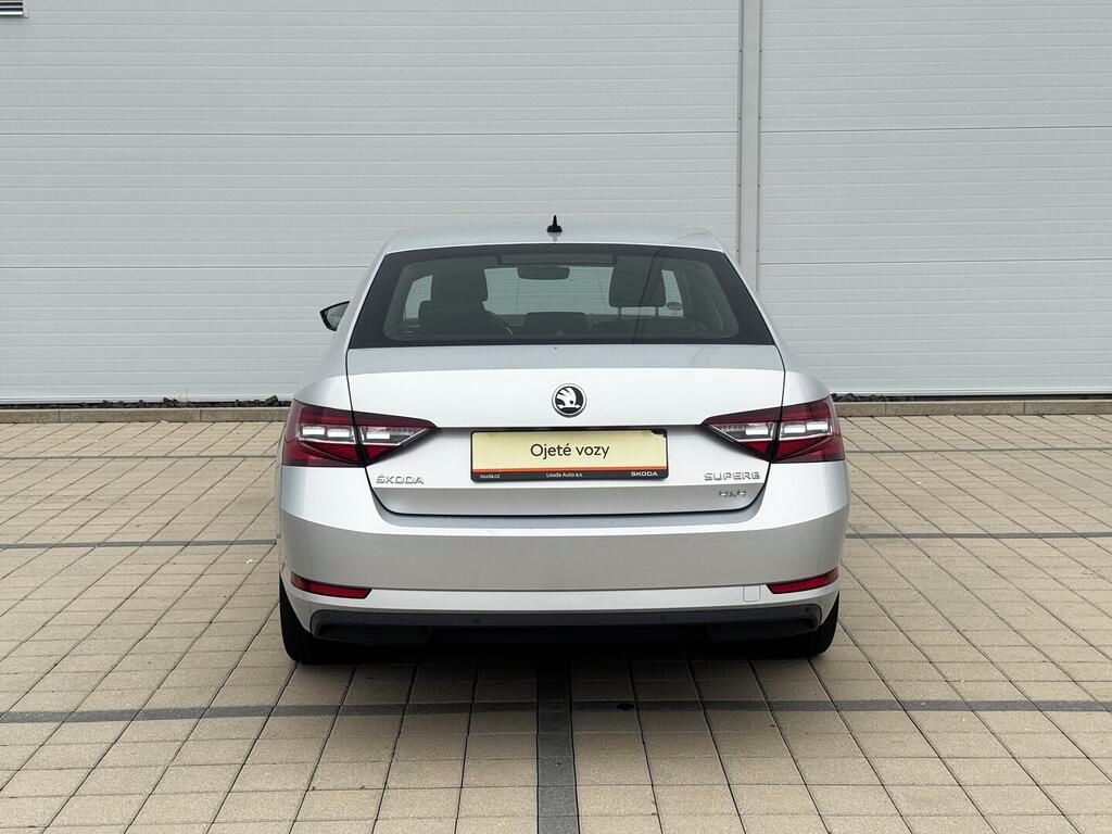 Škoda Superb, Style 2.0 TDI 140 kW - fotka 6