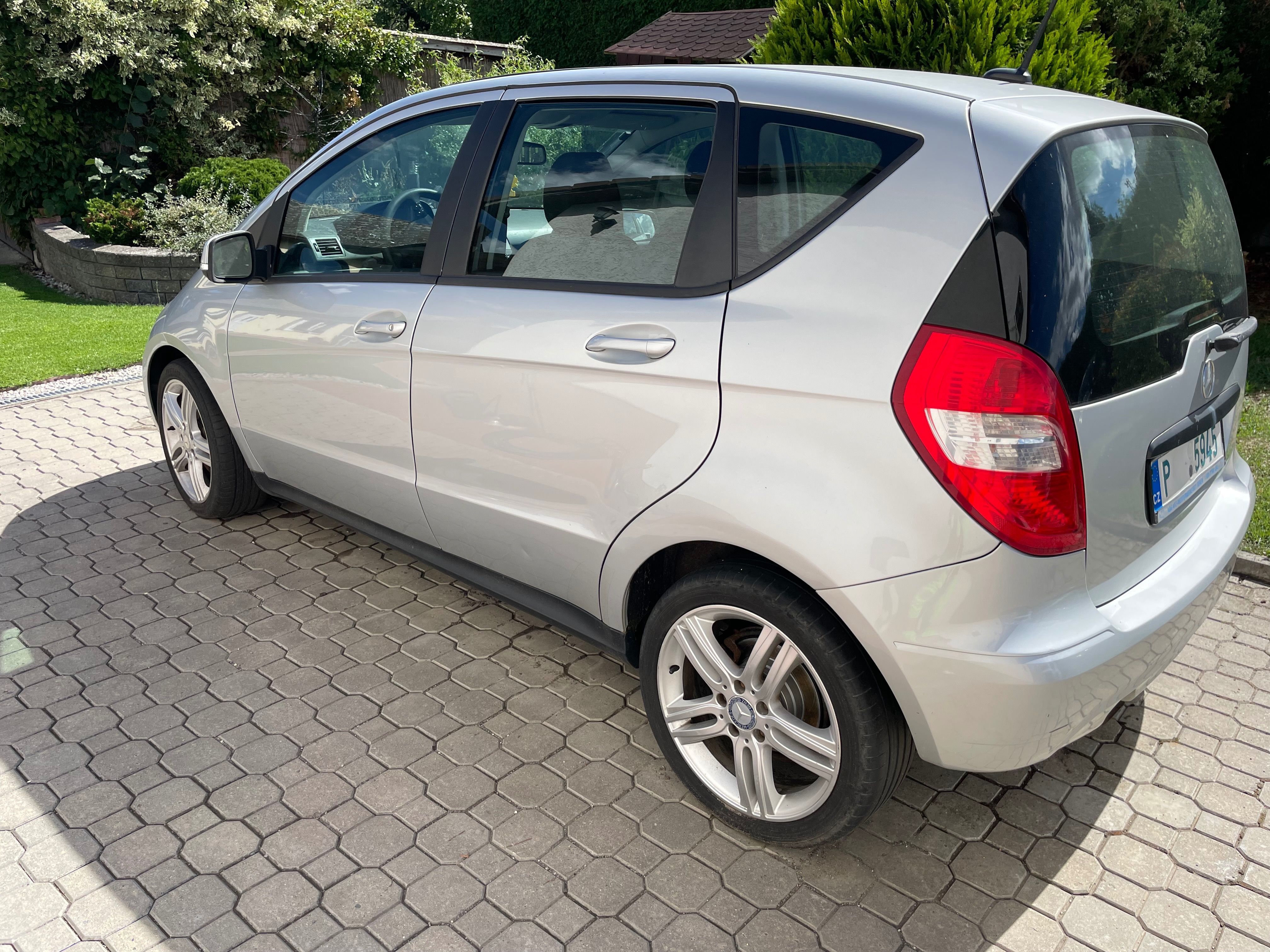 Mercedes-Benz Třídy A, 1,6 diesel automat - fotka 2