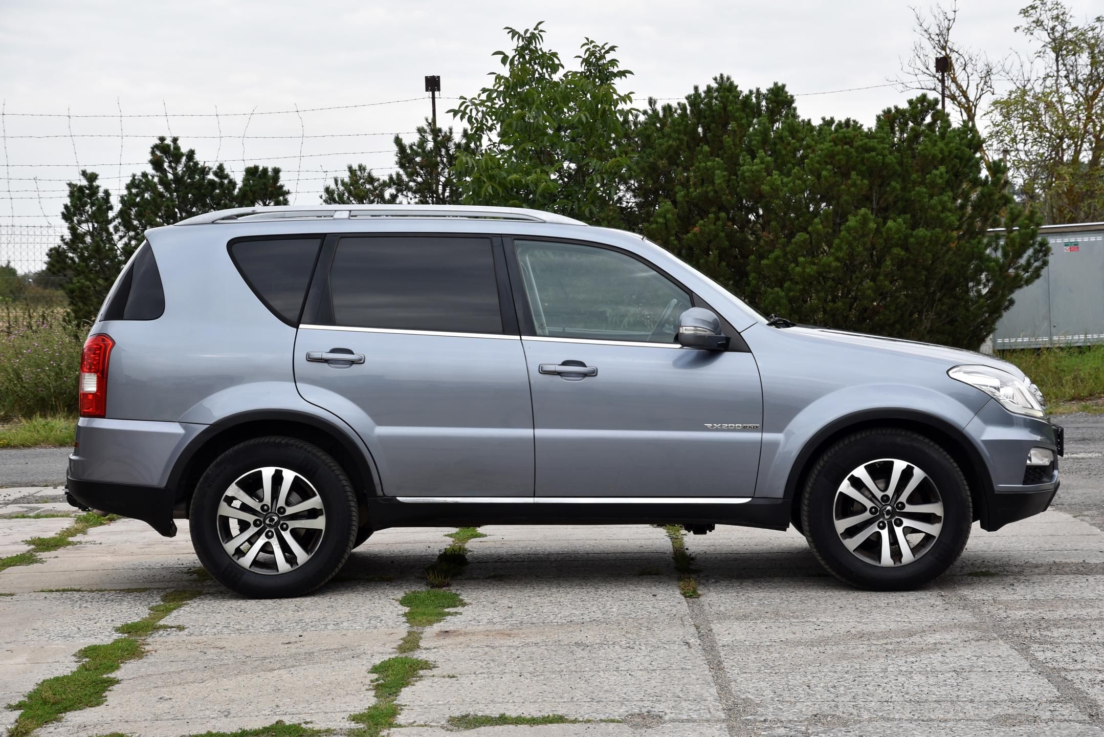 SsangYong Rexton, RX 200e-XDi 4WD A/T,KŮŽE,7MÍST - fotka 2