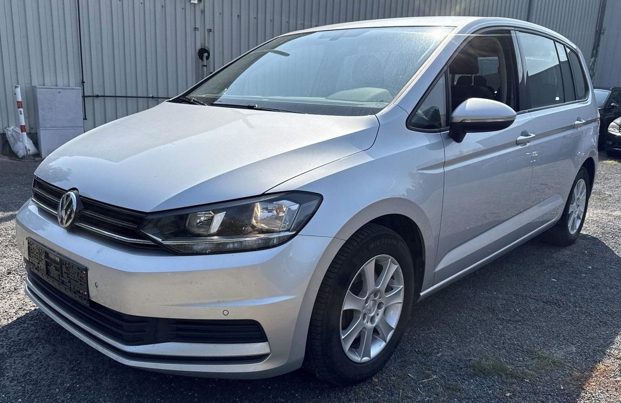 Volkswagen Touran, 1.2Tsi 81KW 7-MÍST TAŽNÉ ŘEMEN