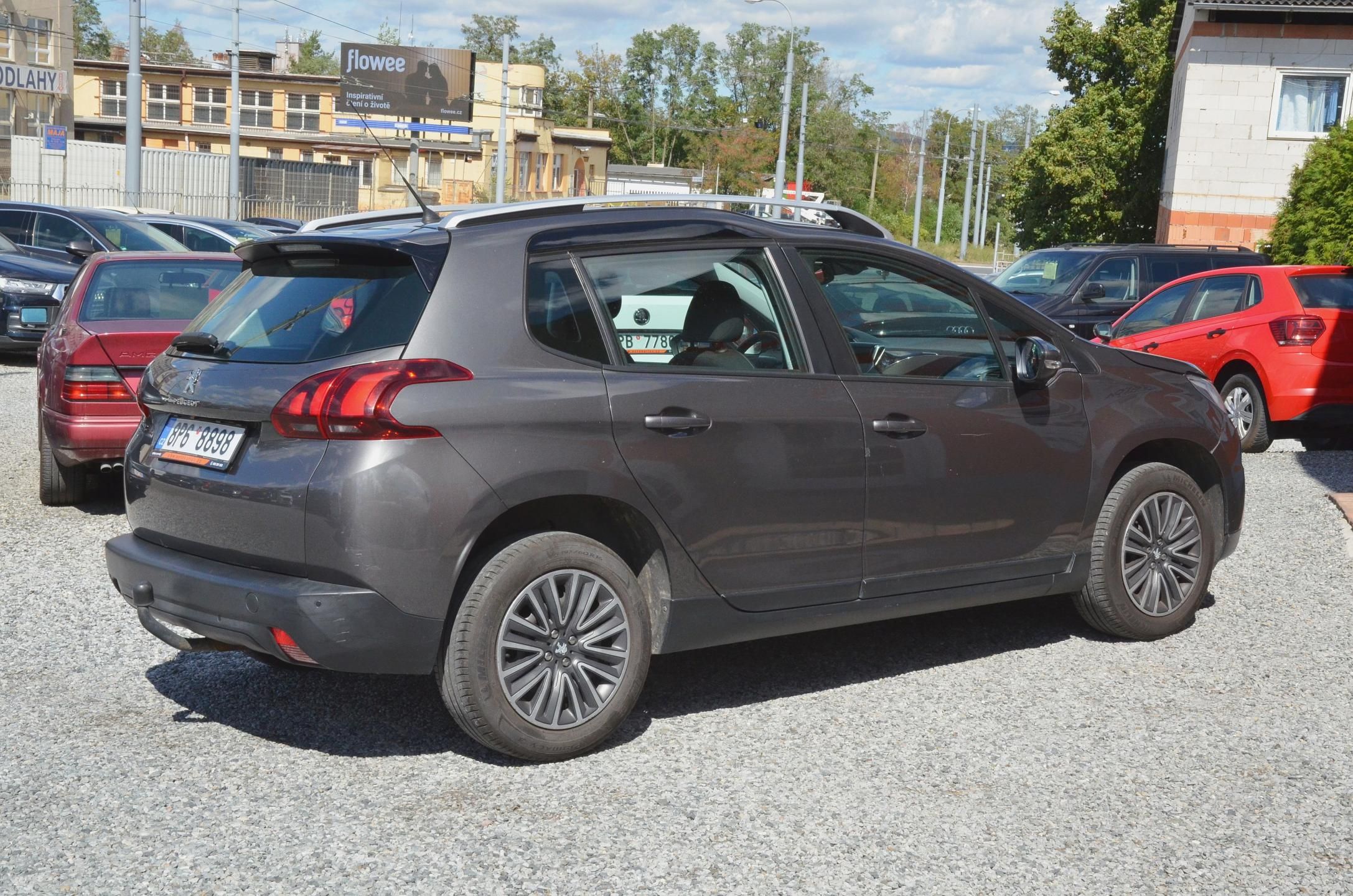 Peugeot 2008, 1.2 PT 60kW KLIMA / TAŽNÉ - fotka 6